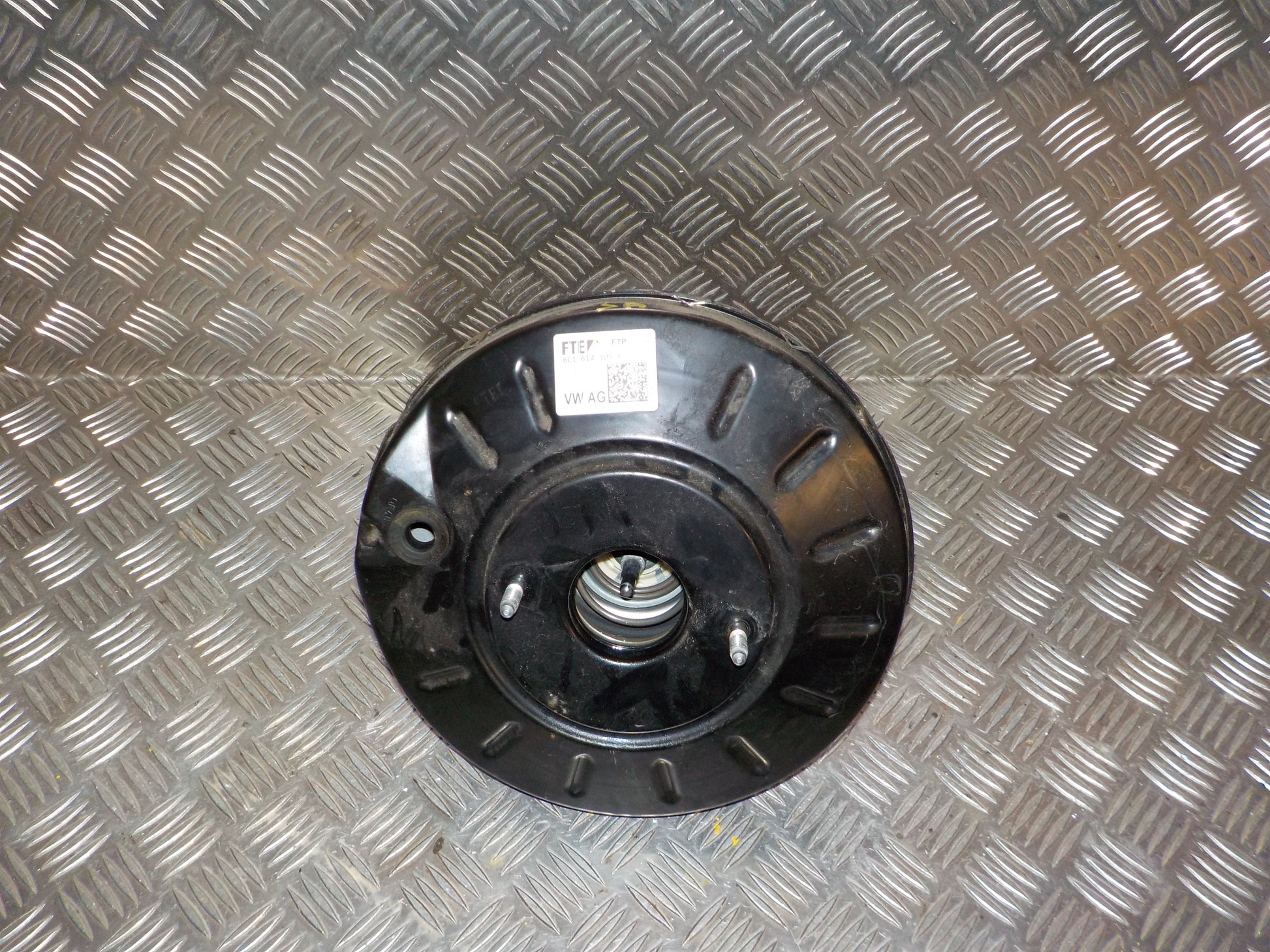 VW Polo 6C Bremseforstærker Med OEM Nr. 6C1614105E Fra VW Ophugger