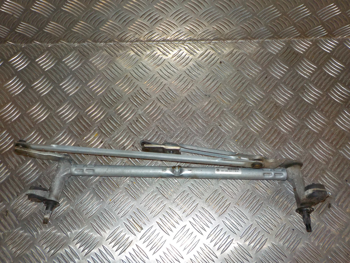 VW Polo 6C Viskertræk Med OEM Nr. 6R1955023C Fra VW Ophugger