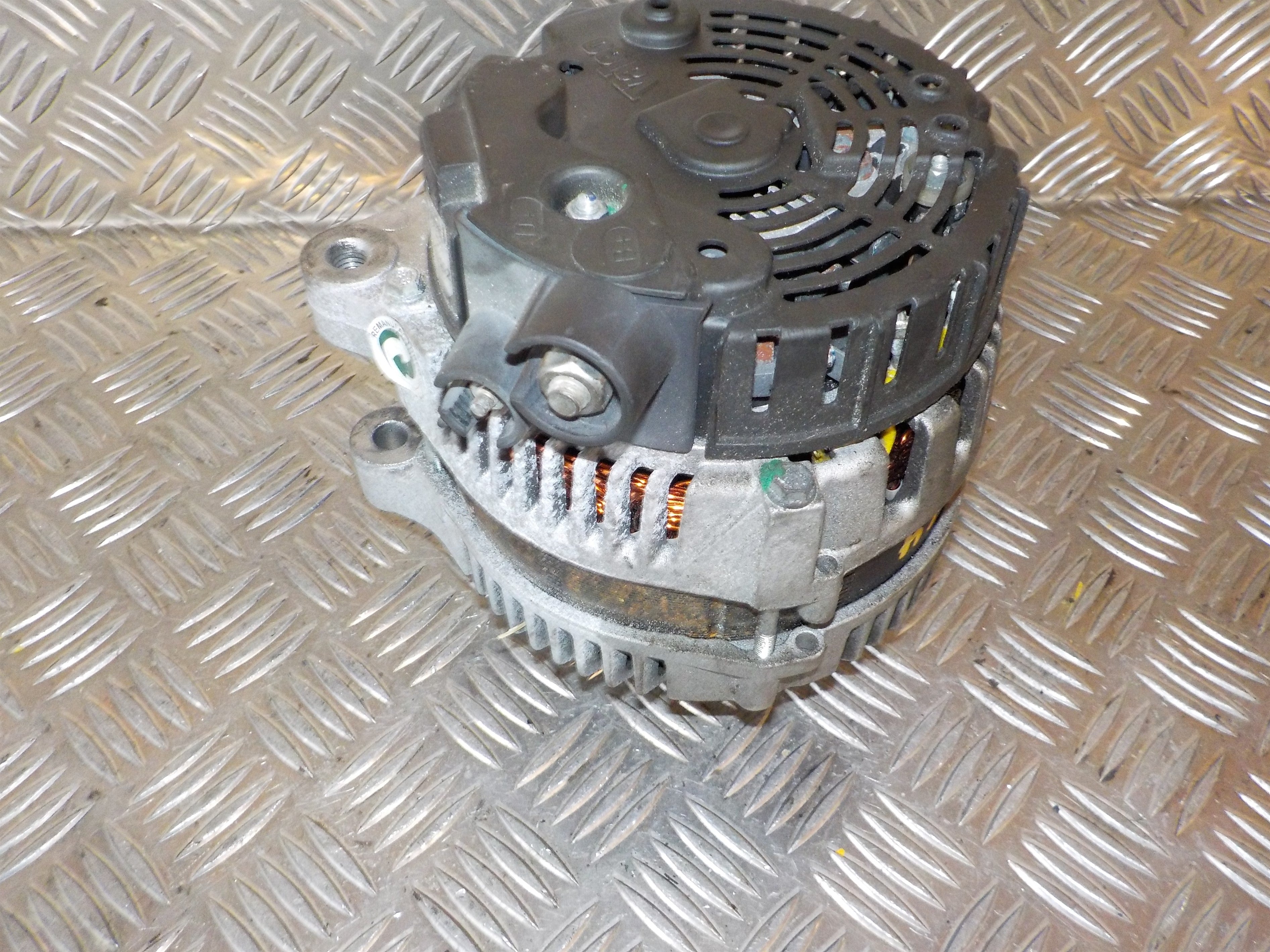Peugeot 206 Generator Med OEM Nr. 57054F Fra Peugeot Ophugger