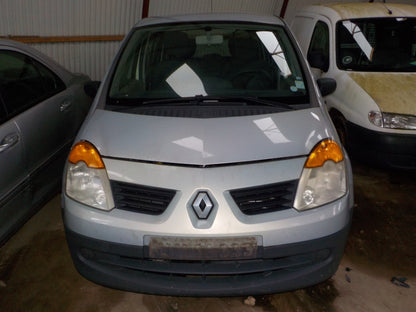 Renault Modus Pluk-Selv-Bil Med OEM Nr. Ophugger Fra Renault Ophugger