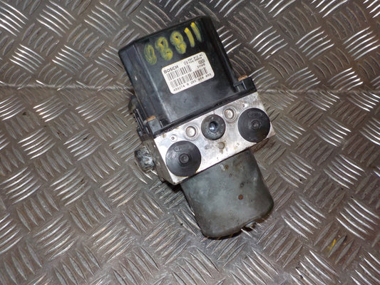 VW Passat 3B Abs Pumpe Med OEM Nr. 4B0614517J Fra VW Ophugger
