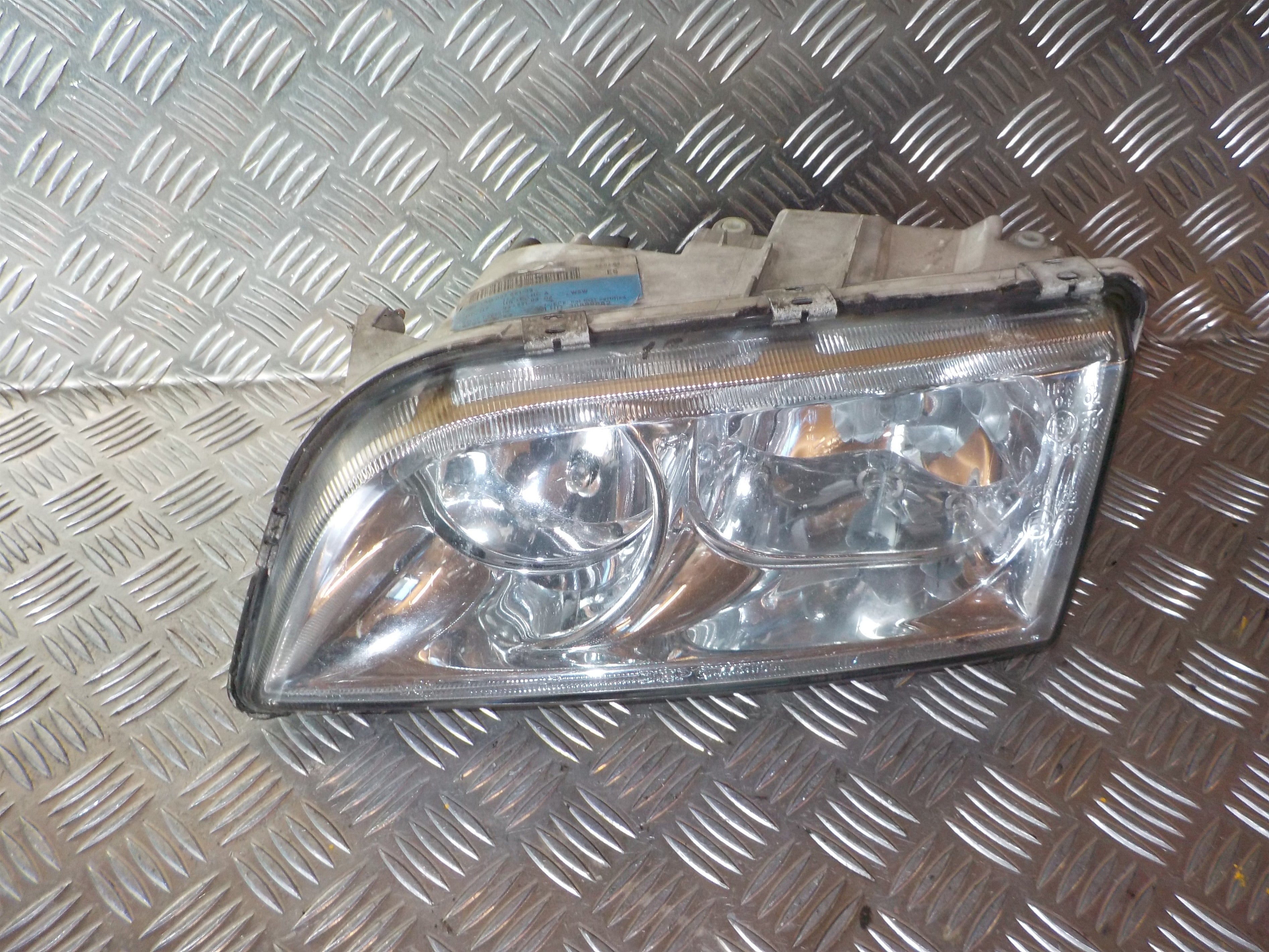 Volvo S40/V40 Forlygte Med OEM Nr. 30899680 Fra Volvo Ophugger