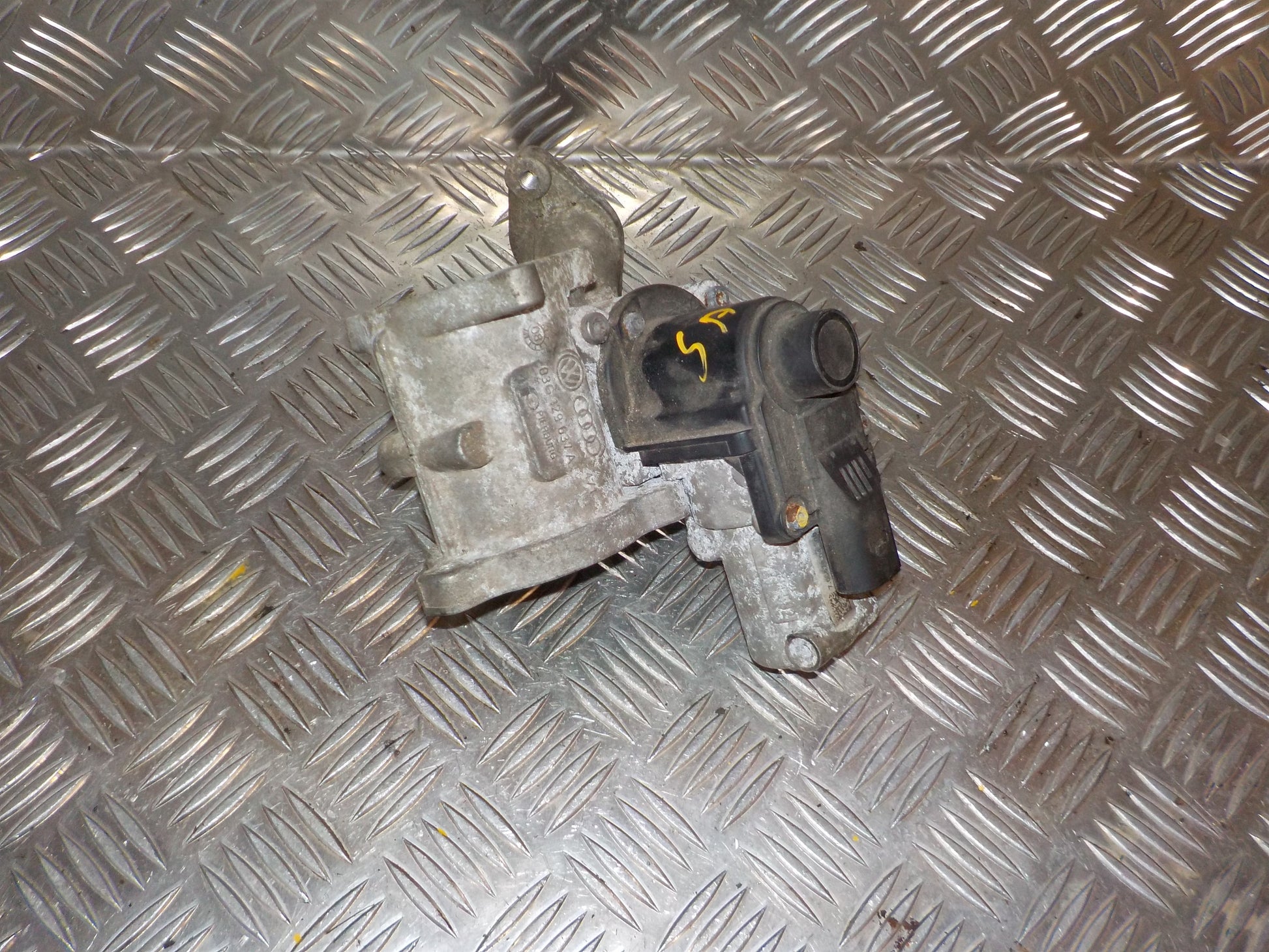 VW Touran 1T GP Egr Ventil Med OEM Nr. 03G129537A Fra VW Ophugger
