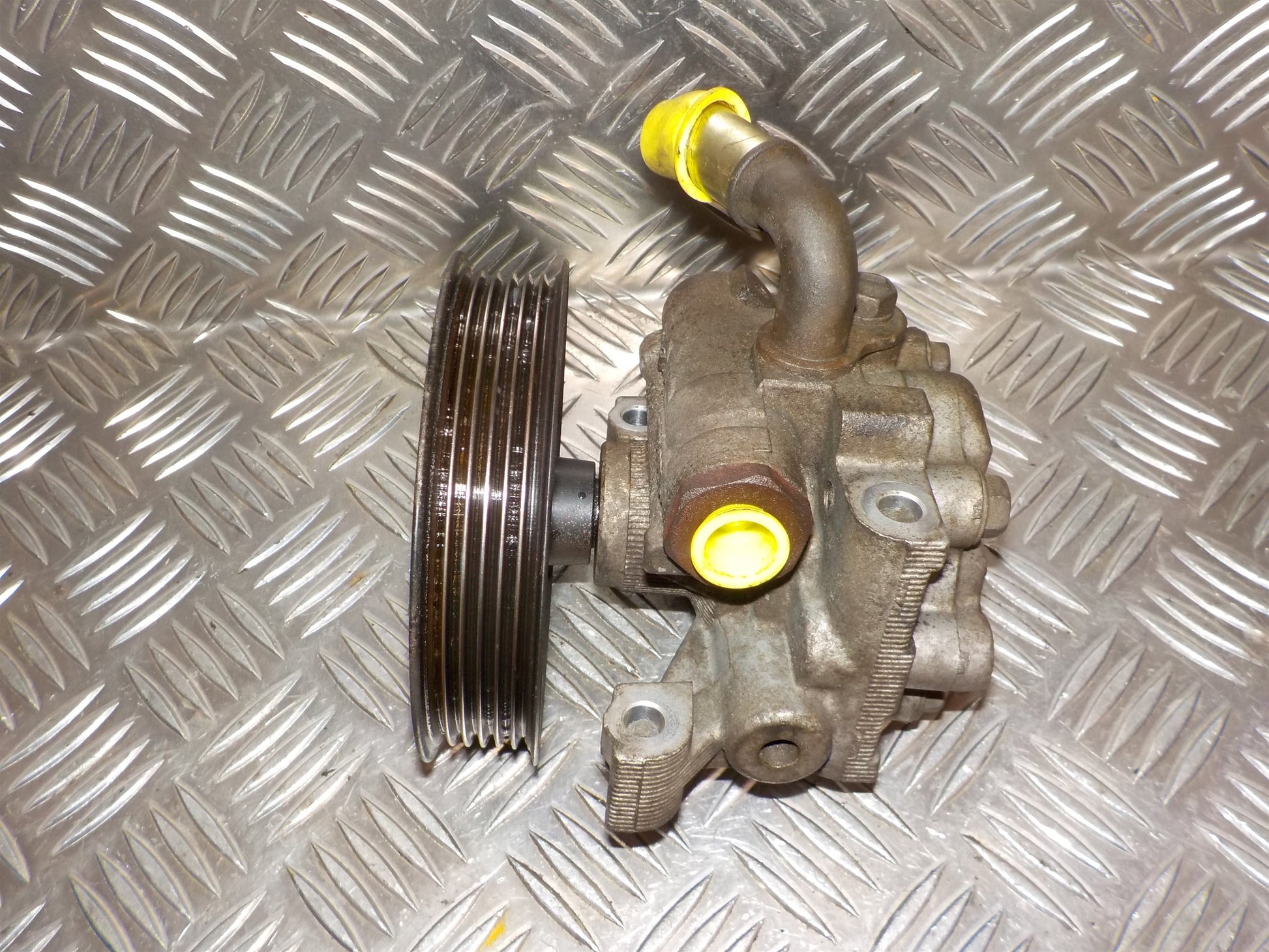 Ford Transit Connect Servopumpe Med OEM Nr. Ophugger Fra Ford Ophugger