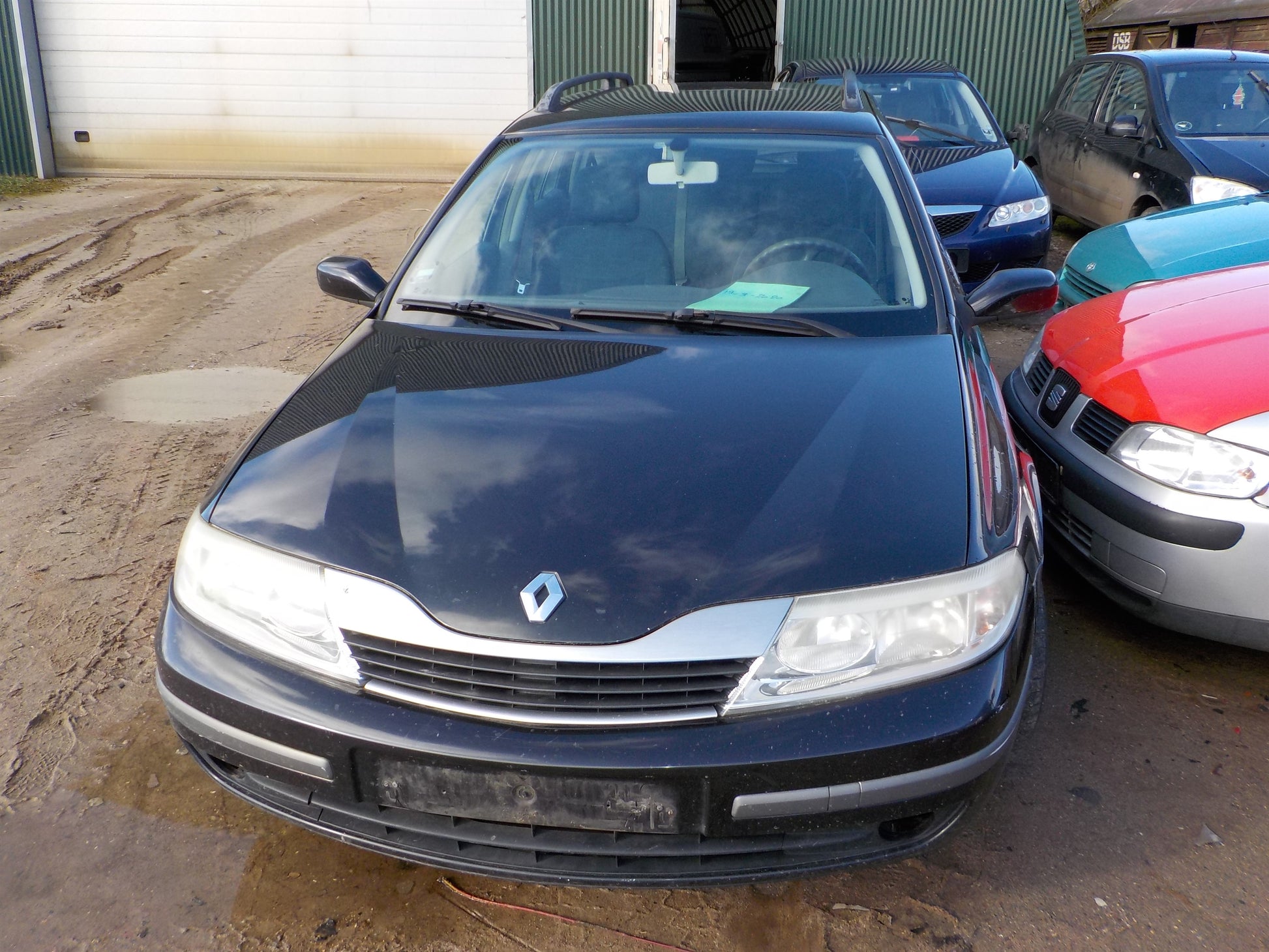 Renault Laguna 2 Pluk-Selv-Bil Med OEM Nr. Ophugger Fra Renault Ophugger