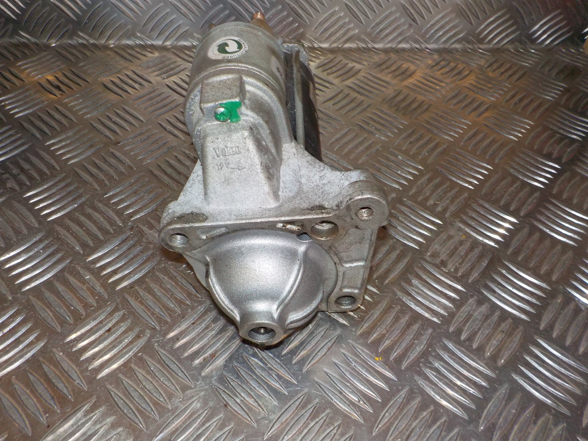 Nissan Primera P12 Starter Med OEM Nr. 0200012 Fra Nissan Ophugger