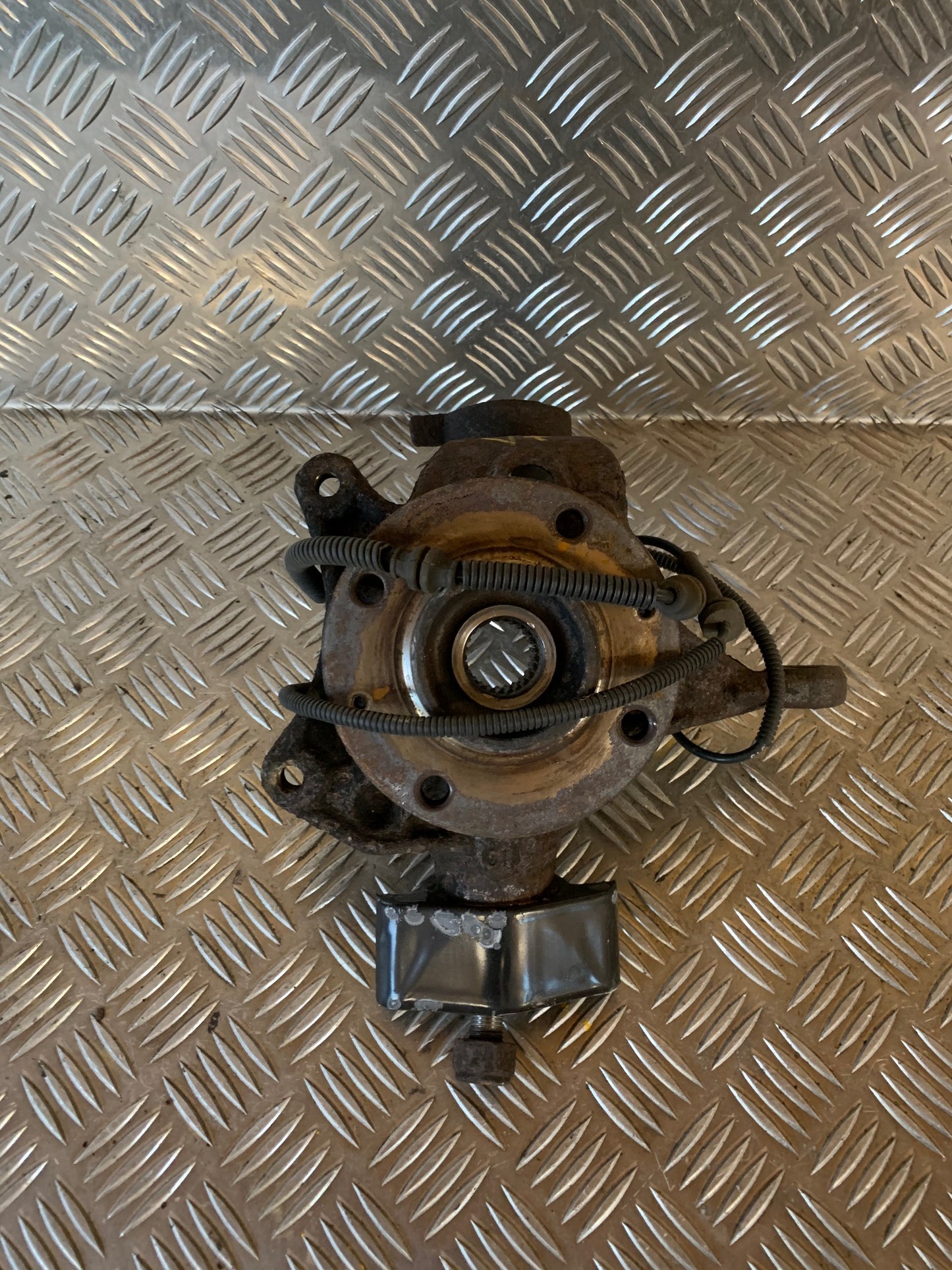 Citroen C5 Spindel For V Med OEM Nr. 364664 Fra Citroen Ophugger