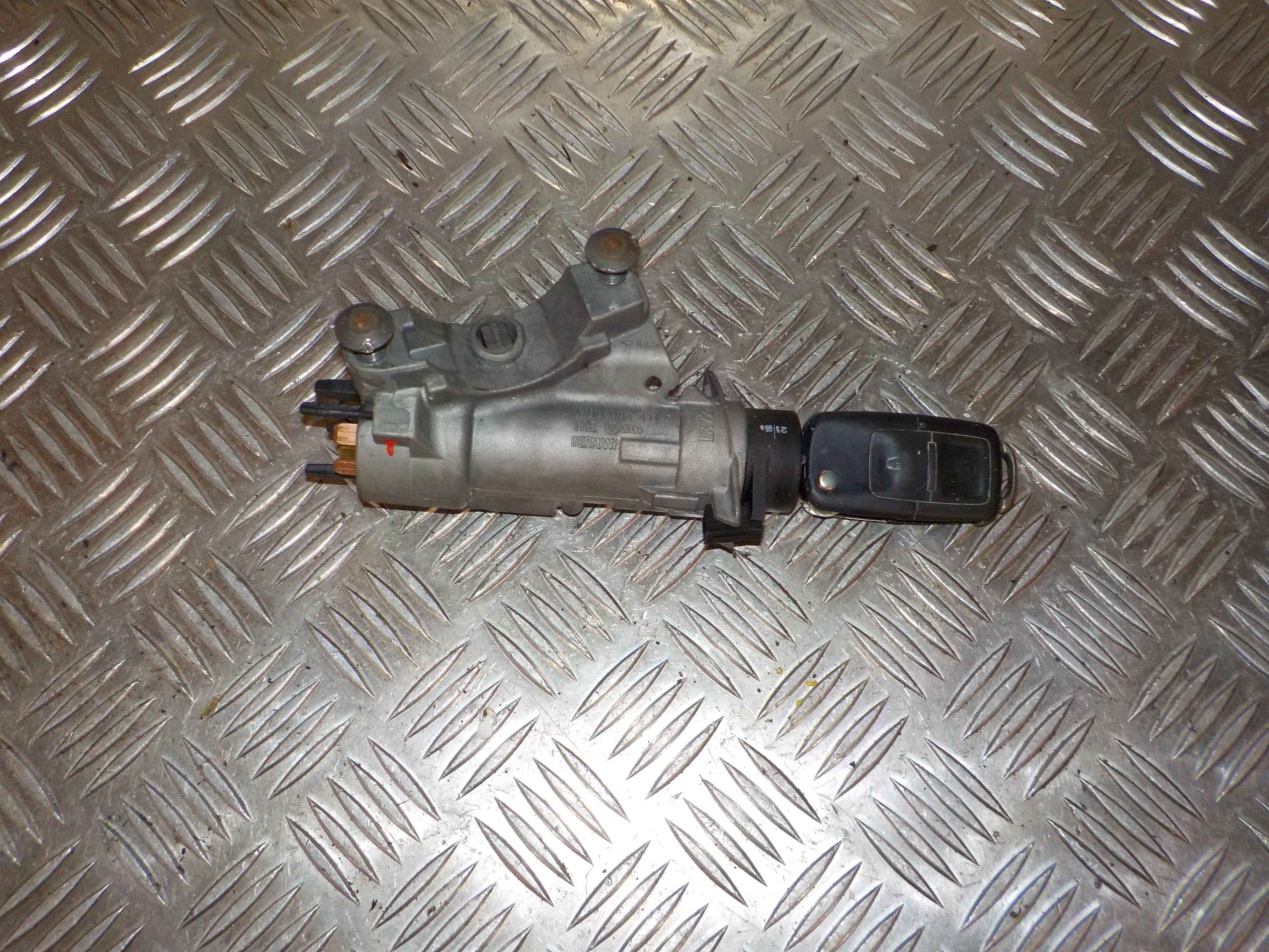 VW Transporter T5 Ratlås Med OEM Nr. 4B0905851C Fra VW Ophugger