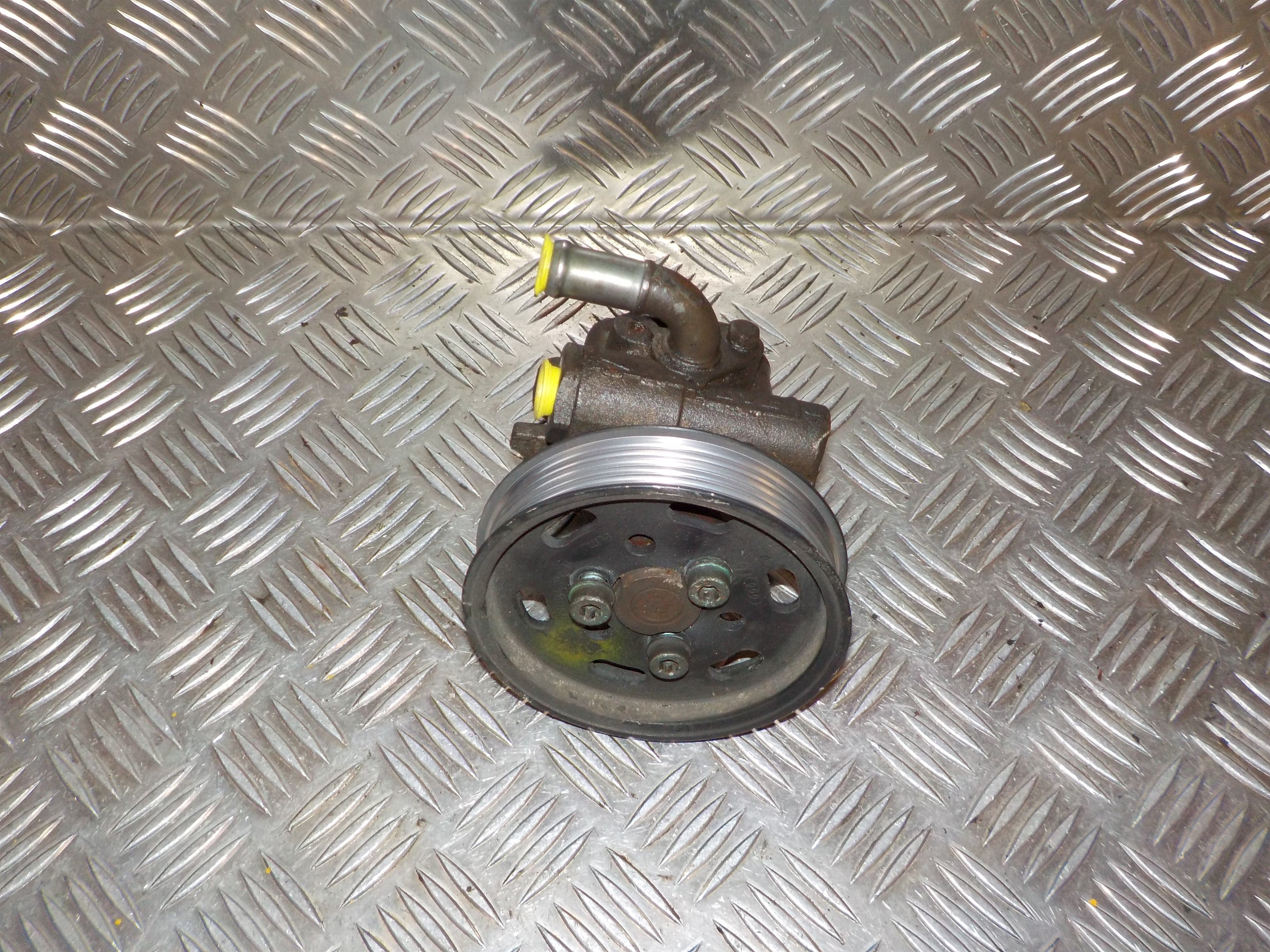 VW Transporter T5 Servopumpe Med OEM Nr. 7E0422154EG Fra VW Ophugger