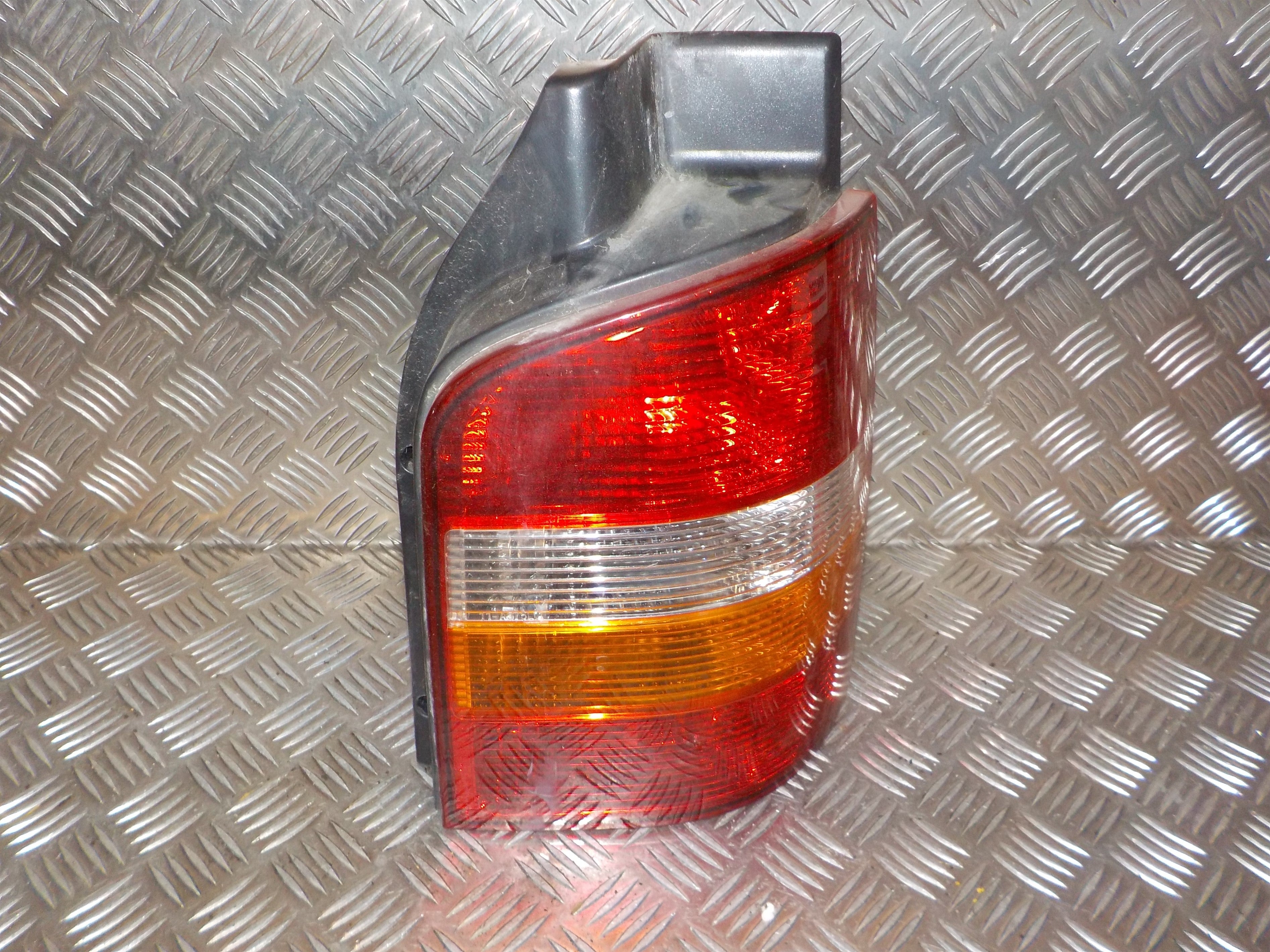 VW Transporter T5 Baglygte Med OEM Nr. 7H0945095G Fra VW Ophugger