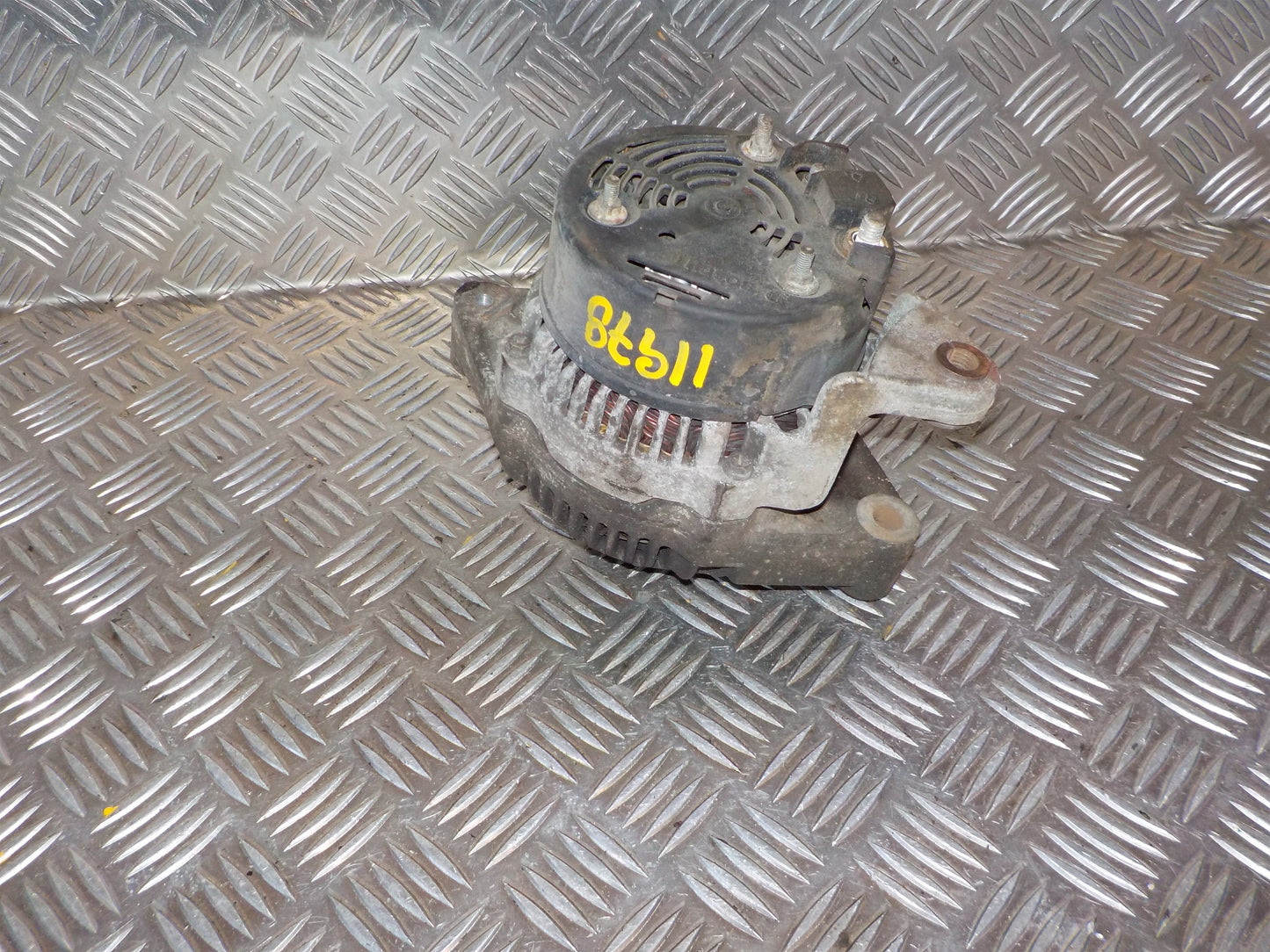 Opel Astra F Generator Med OEM Nr. 0123110005 Fra Opel Ophugger
