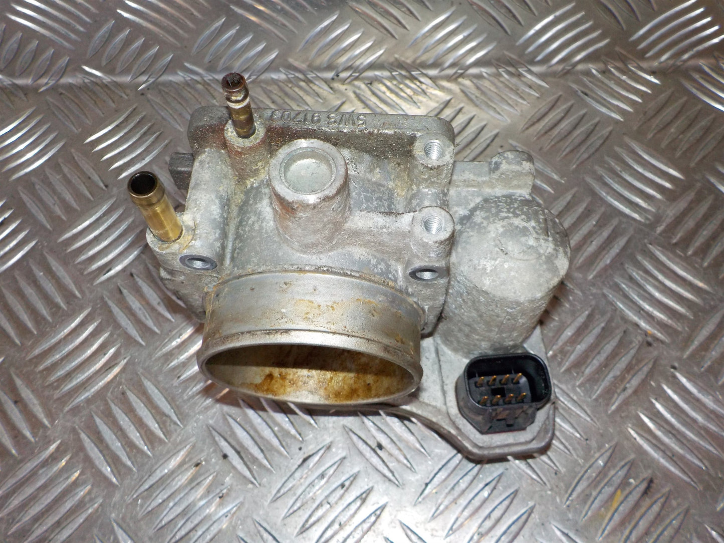 Opel Zafira A Spjældhus Med OEM Nr. Ophugger Fra Opel Ophugger