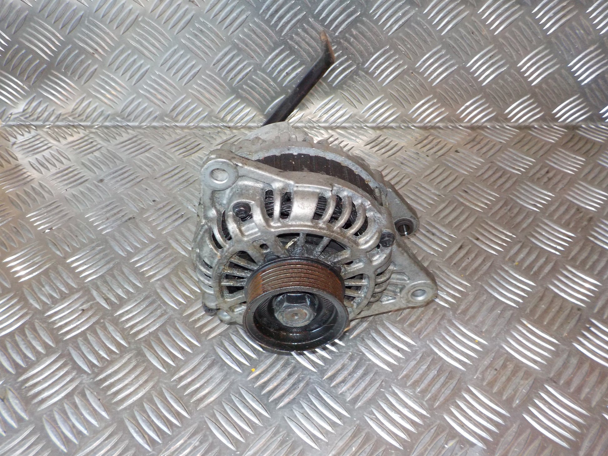 Chrysler 300M Generator Med OEM Nr. A3TA4191 Fra Chrysler Ophugger