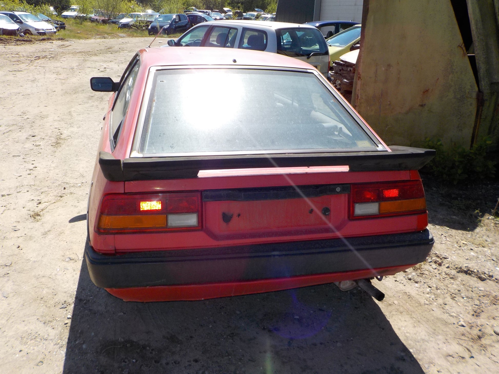 Mitsubishi Tredia/Cordia A213A Pluk-Selv-Bil Med OEM Nr. Ophugger Fra Mitsubishi Ophugger