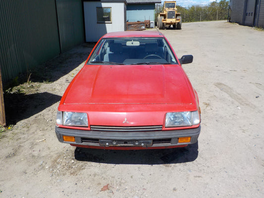 Mitsubishi Tredia/Cordia A213A Pluk-Selv-Bil Med OEM Nr. Ophugger Fra Mitsubishi Ophugger