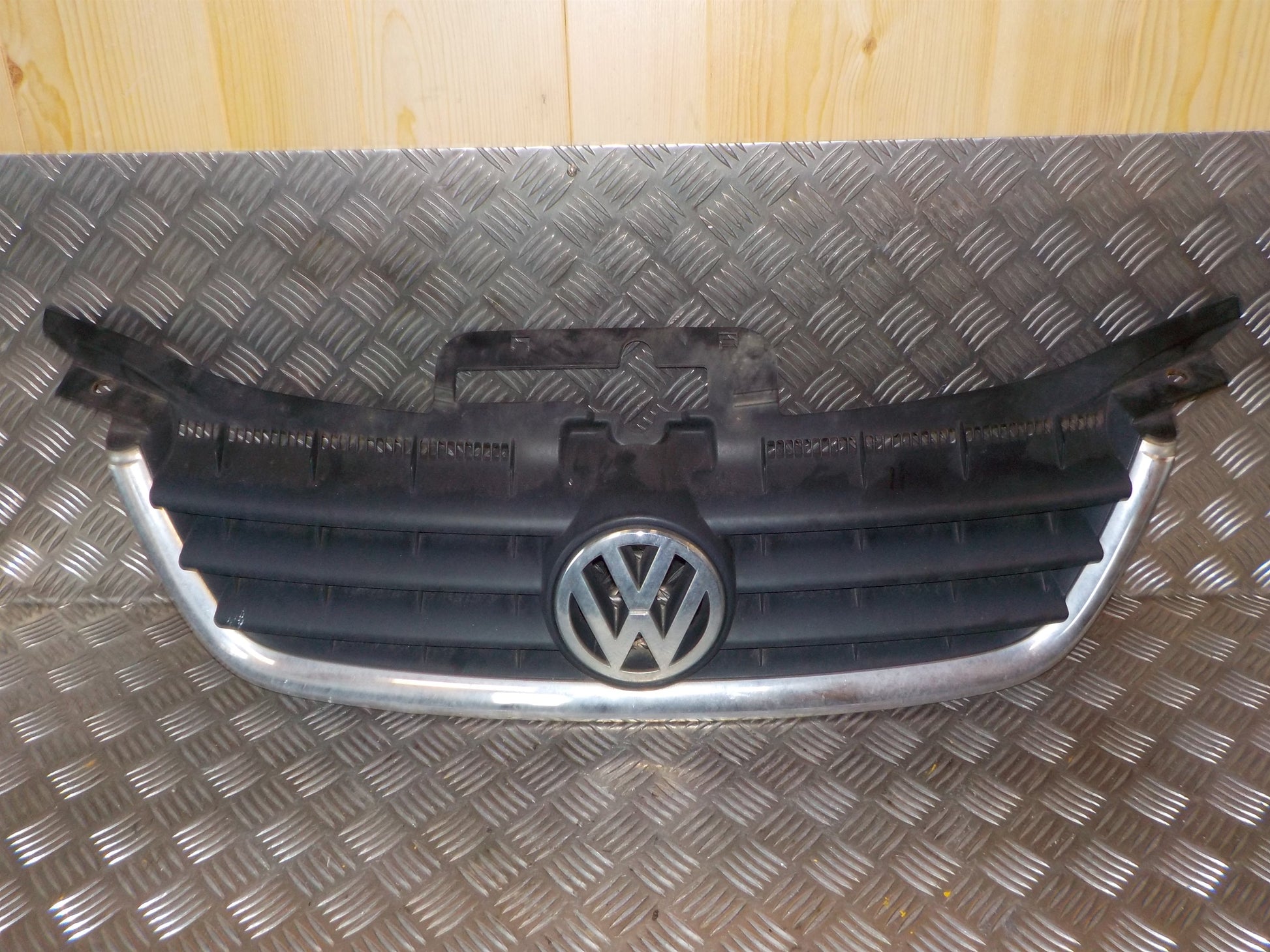 VW Touran 1T GP Frontgitter Med OEM Nr. 1T0853651 Fra VW Ophugger