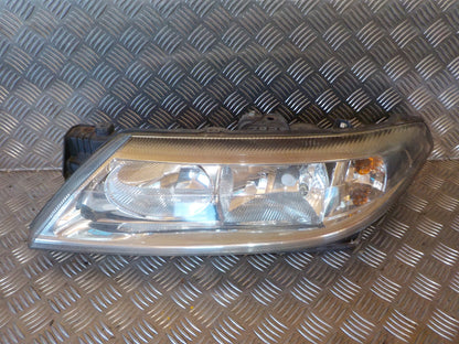 Renault Laguna 2 Forlygte Med OEM Nr. 7701048927 Fra Renault Ophugger