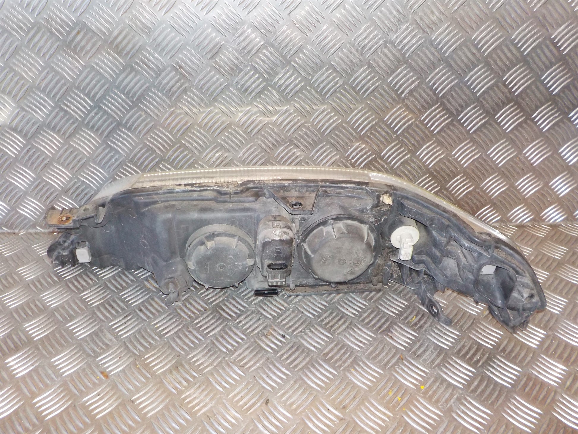 Renault Laguna 2 Forlygte Med OEM Nr. 7701048931 Fra Renault Ophugger