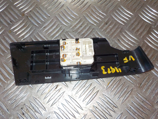 Chevrolet Aveo Kontakt Rudehejs Med OEM Nr. Ophugger Fra Chevrolet Ophugger