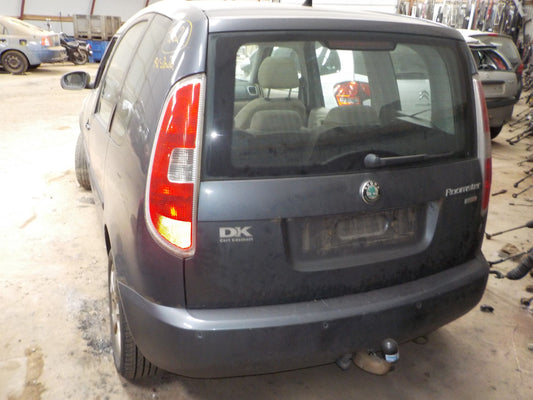 Skoda Roomster Pluk-Selv-Bil Med OEM Nr. TMBMG65J075018285 Fra Skoda Ophugger