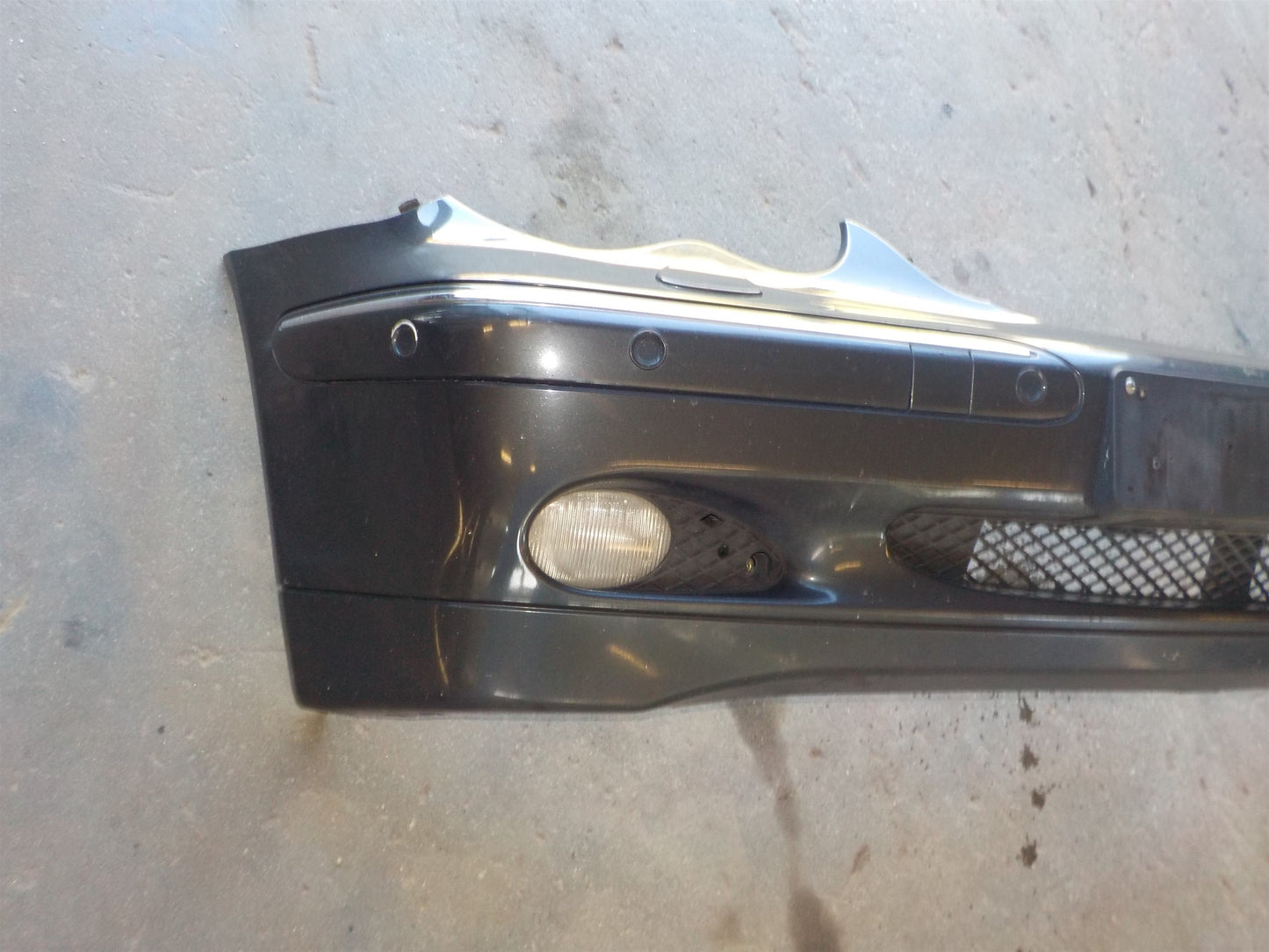 Mercedes C W203 Forkofanger Med OEM Nr. A2038851325 Fra Mercedes Ophugger