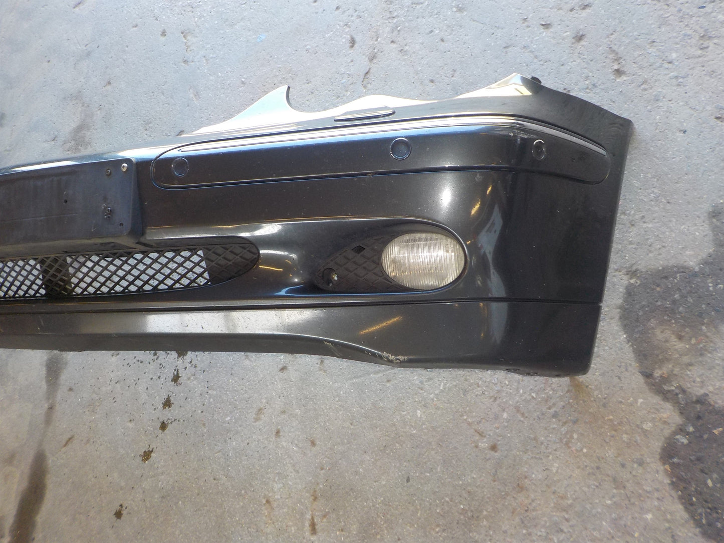 Mercedes C W203 Forkofanger Med OEM Nr. A2038851325 Fra Mercedes Ophugger