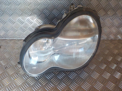 Mercedes C W203 Forlygte Med OEM Nr. A2038201161 Fra Mercedes Ophugger