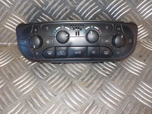 Mercedes C W203 Varmeregulering Med OEM Nr. Ophugger Fra Mercedes Ophugger