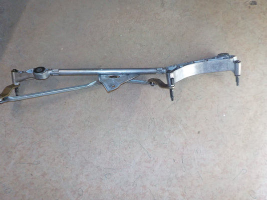 Mercedes C W203 Viskertræk Med OEM Nr. A2038204042 Fra Mercedes Ophugger