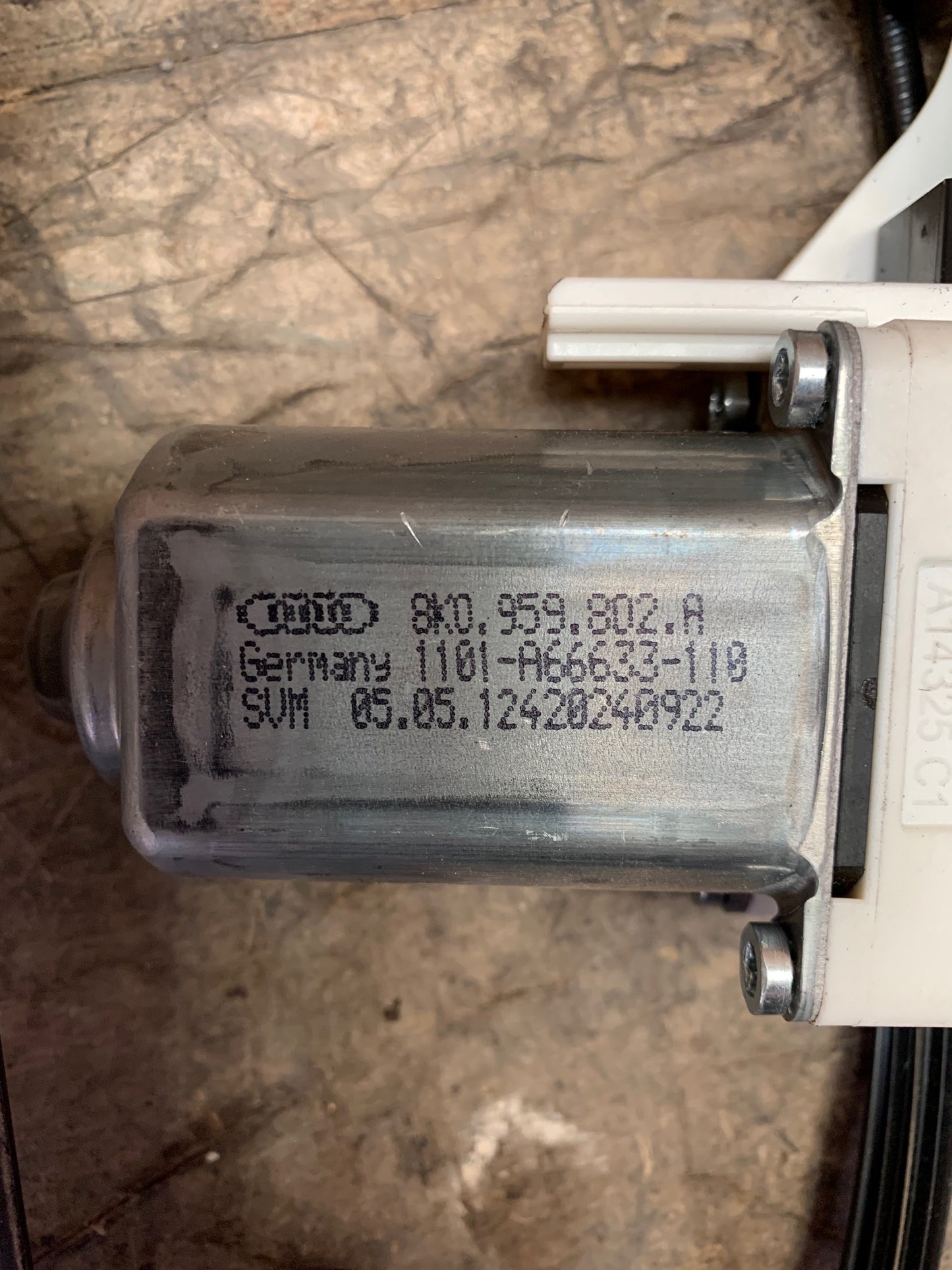 Audi A4 8K Rudemotor - Rudehejs Med OEM Nr. 8K0959802A Fra Audi Ophugger