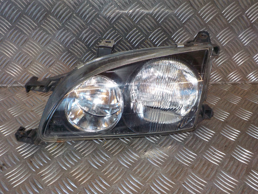 Toyota Avensis Forlygte Med OEM Nr. 8117005140 Fra Toyota Ophugger