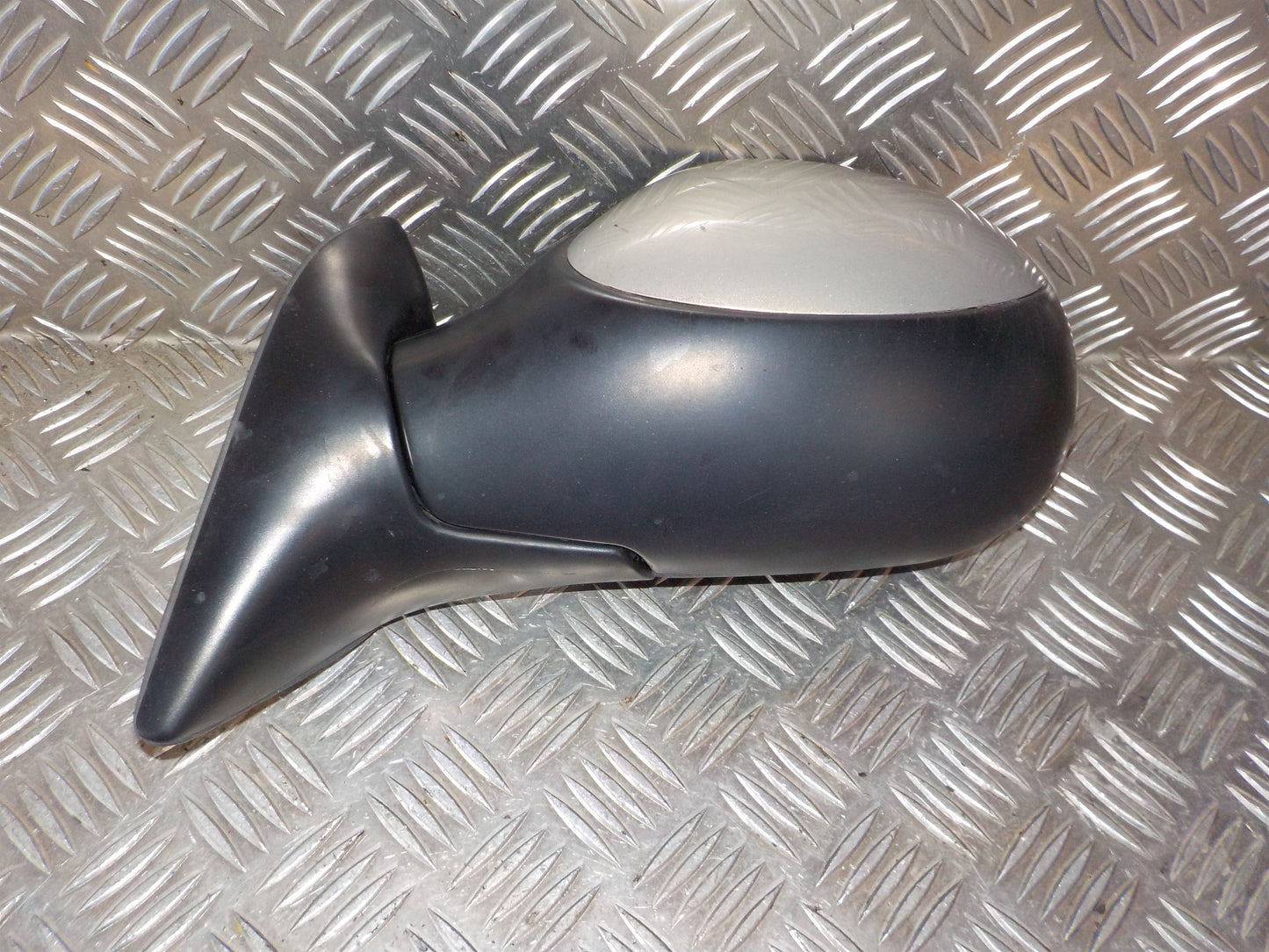 Citroen Xsara Picasso Sidespejl Med OEM Nr. 815242 Fra Citroen Ophugger