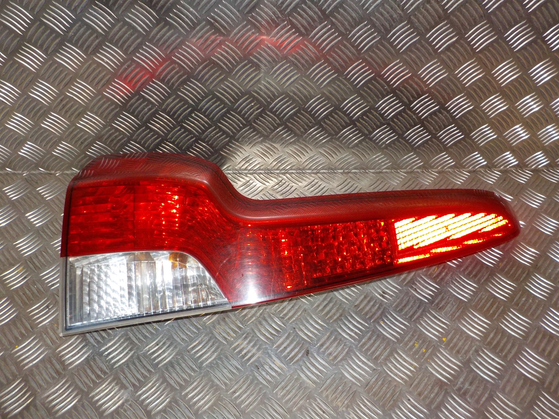 Volvo S40/V50 Baglygte Med OEM Nr. 30744541 Fra Volvo Ophugger