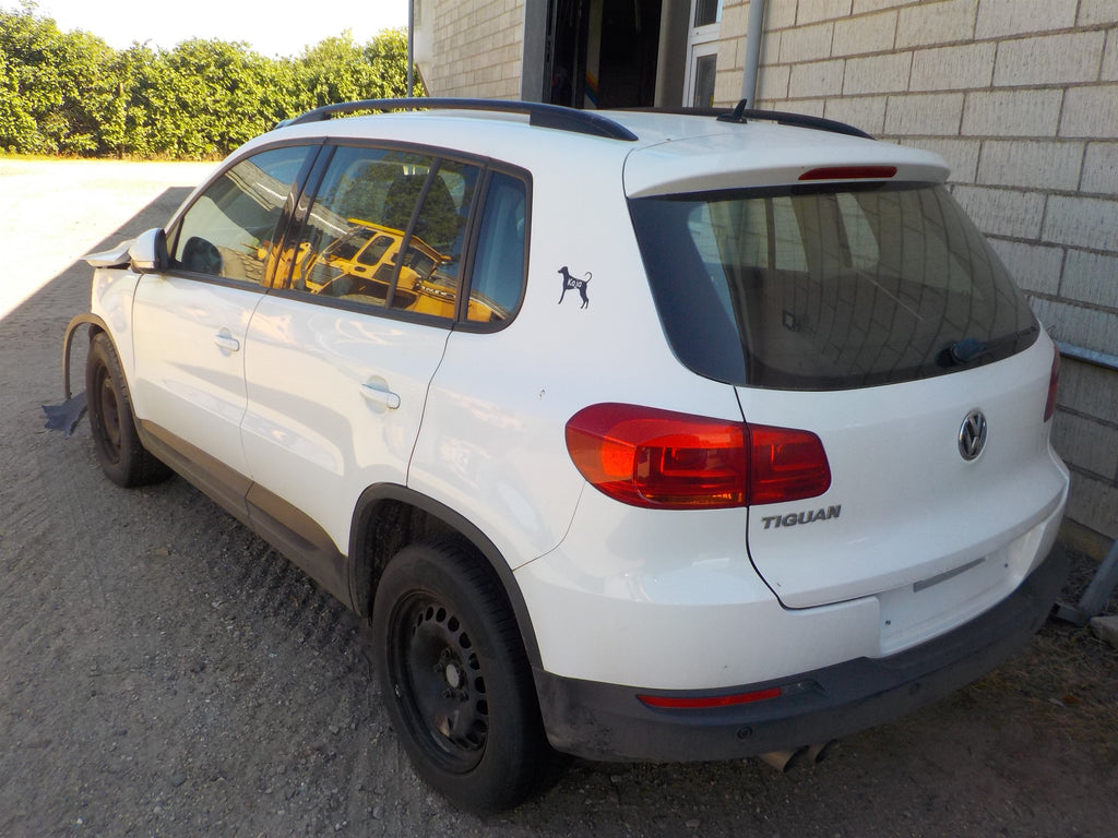 VW Tiguan Pluk-Selv-Bil Med OEM Nr. Ophugger Fra VW Ophugger
