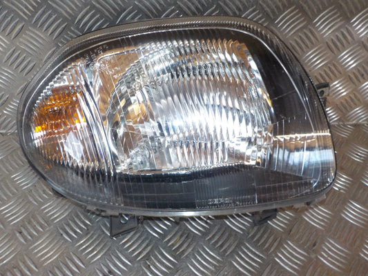 Renault Clio 2 Forlygte Med OEM Nr. 260105183R Fra Renault Ophugger