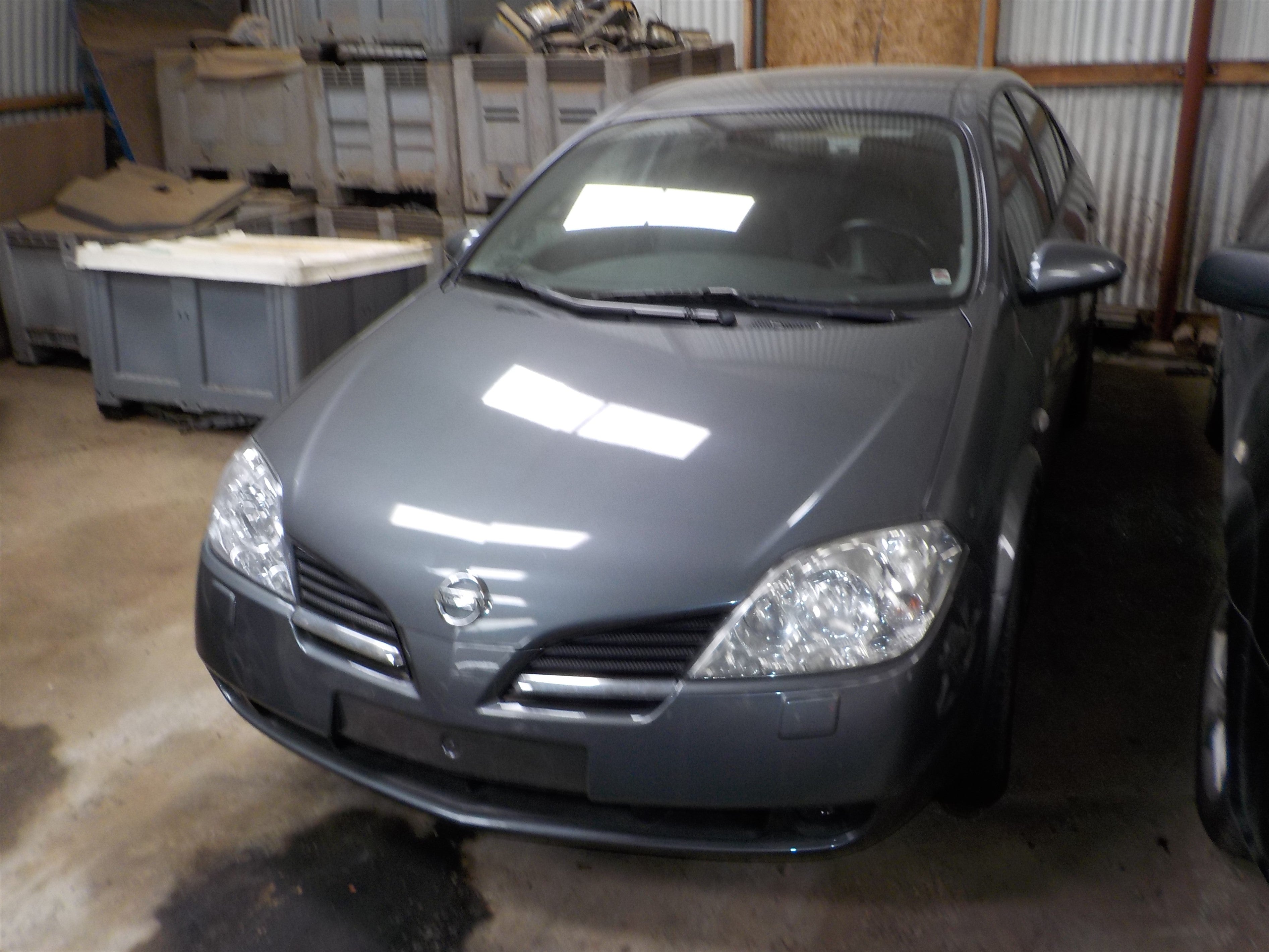 Nissan Primera P12 Pluk-Selv-Bil Med OEM Nr. Ophugger Fra Nissan Ophugger