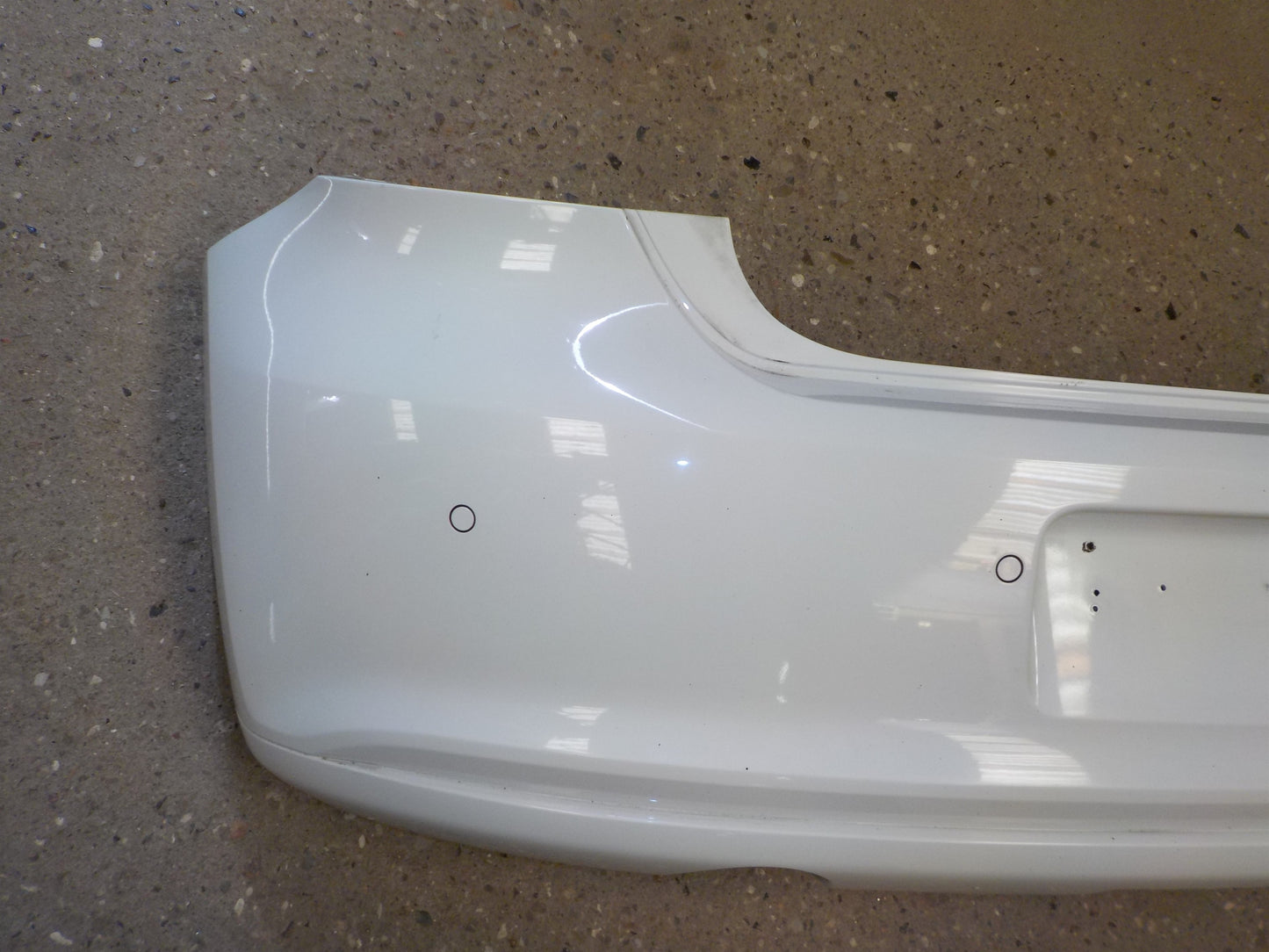 VW Polo 6R Bagkofanger Med OEM Nr. 6R6807417BC Fra VW Ophugger