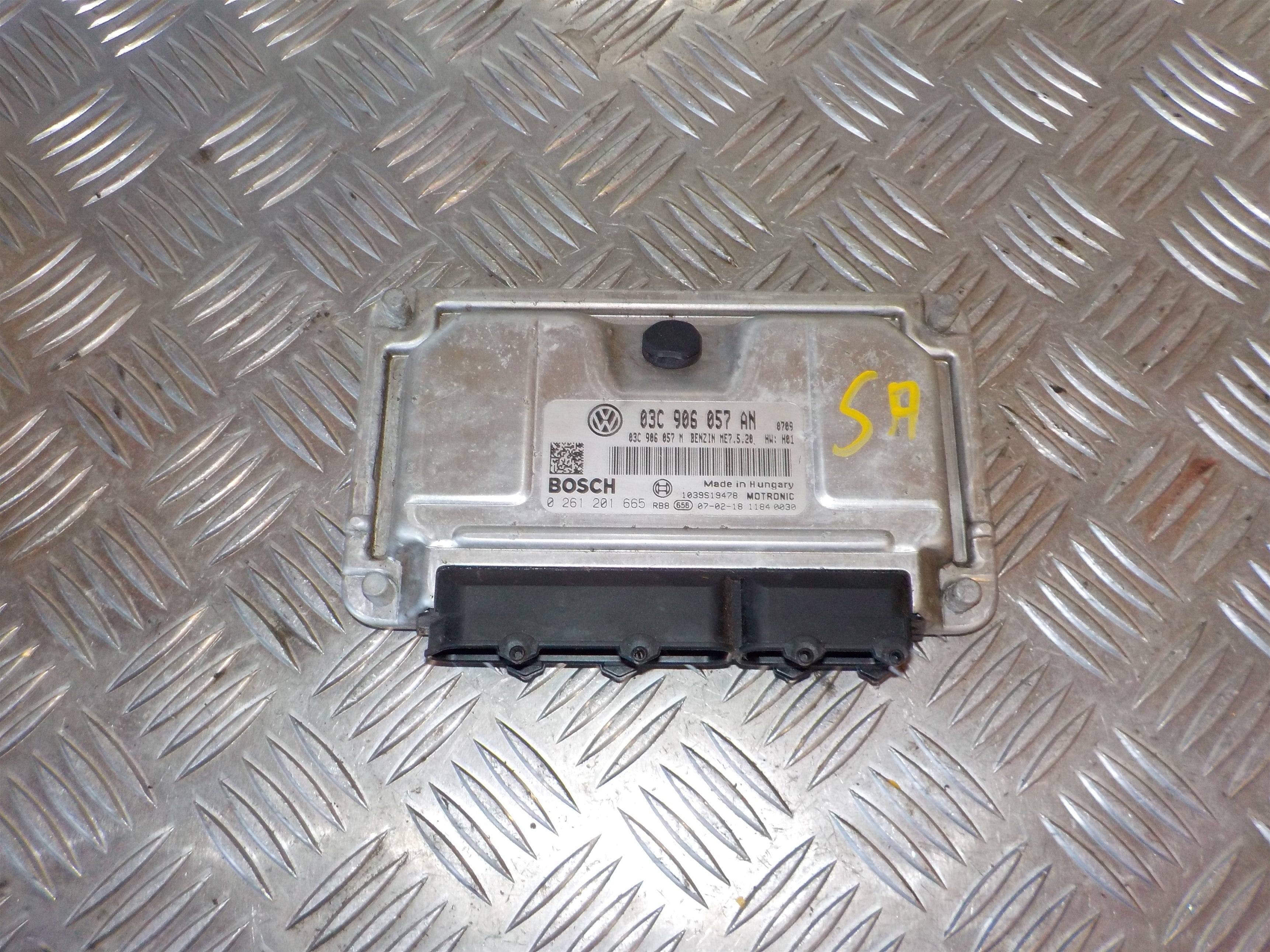 Skoda Roomster Motorstyring - Motorstyreboks - Injection Elboks Med OEM Nr. 03C906057AN Fra Skoda Ophugger
