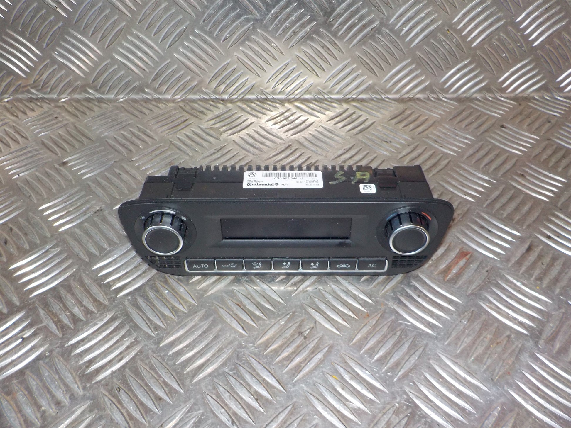 VW Polo 6R Varmeregulering Med OEM Nr. 6R0907044M Fra VW Ophugger