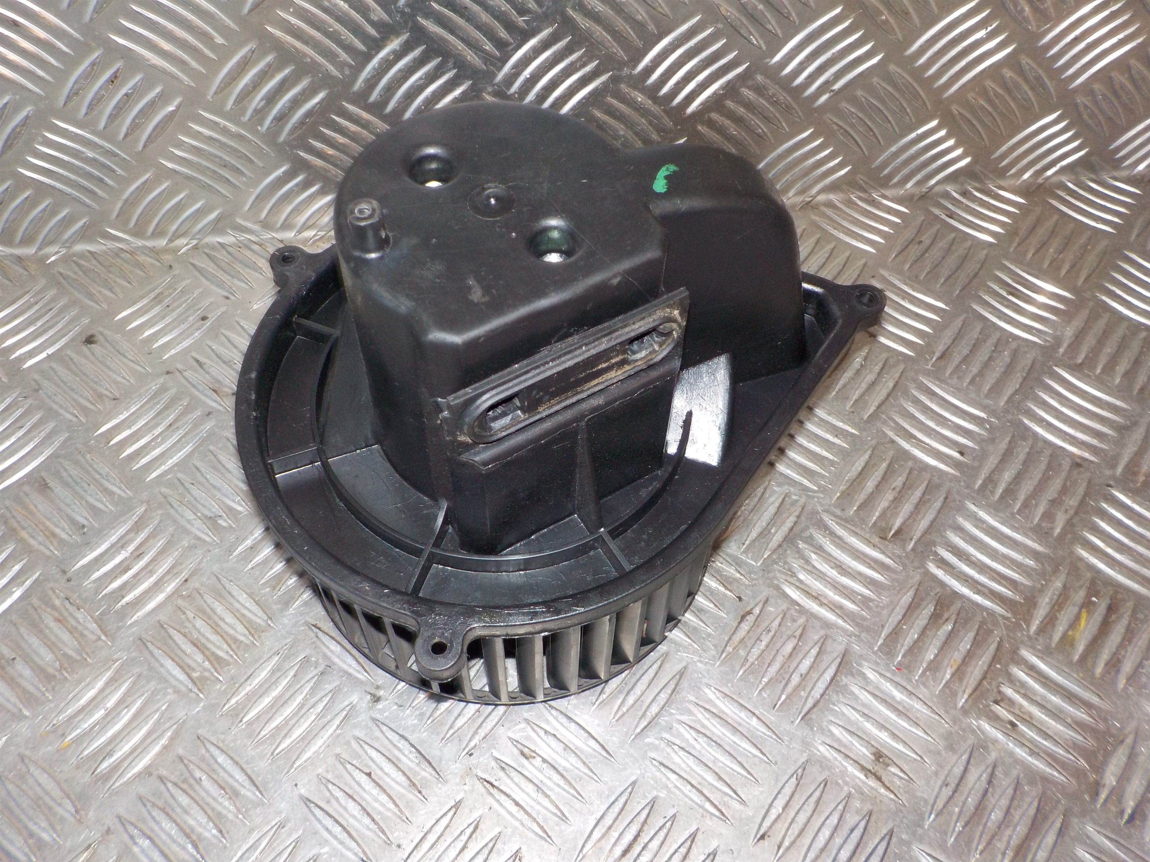 Fiat Ducato Varmeblæser Med OEM Nr. 71734232 Fra Fiat Ophugger
