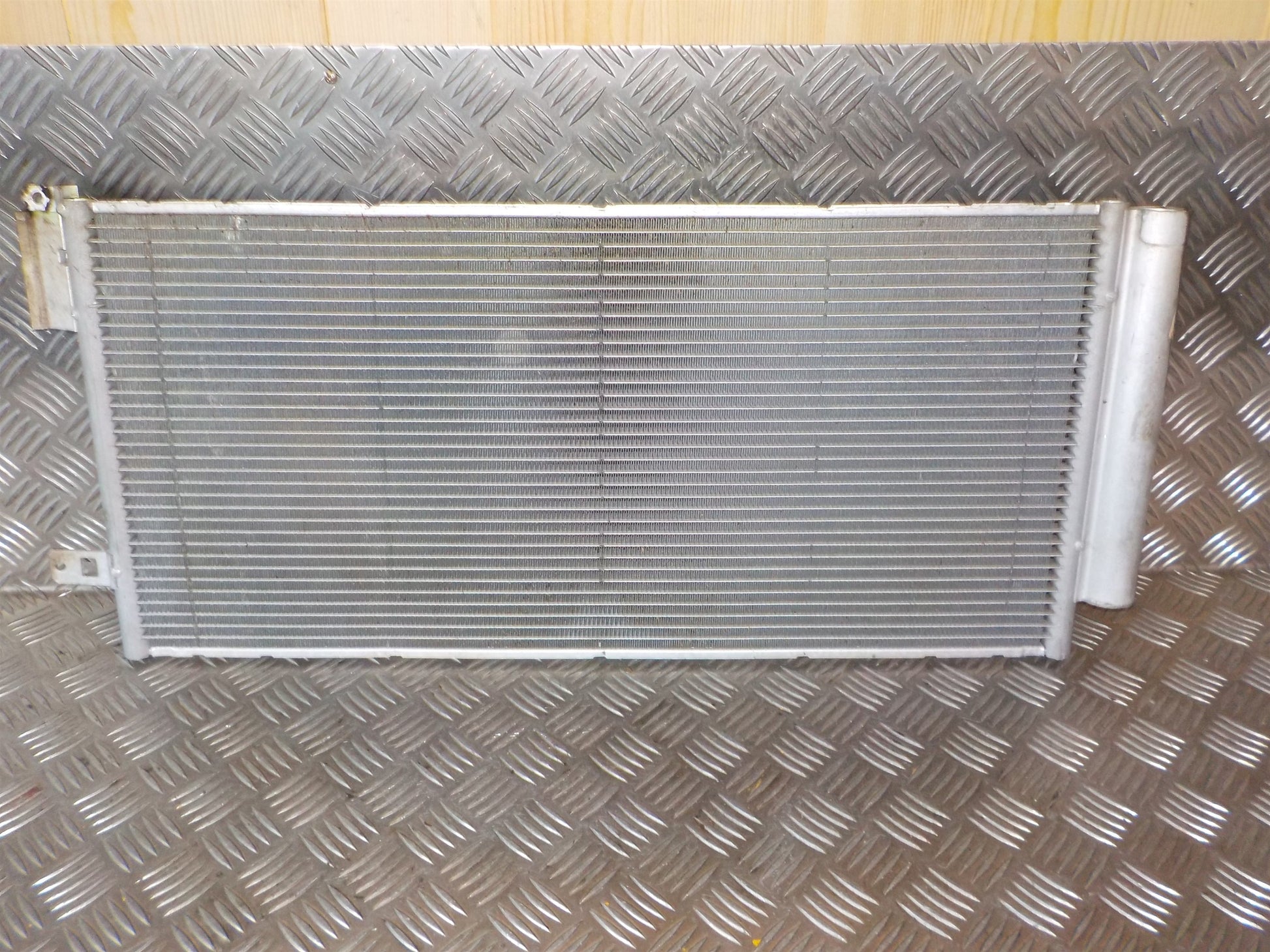 Fiat Punto Evo Køler Aircond Med OEM Nr. Ophugger Fra Fiat Ophugger