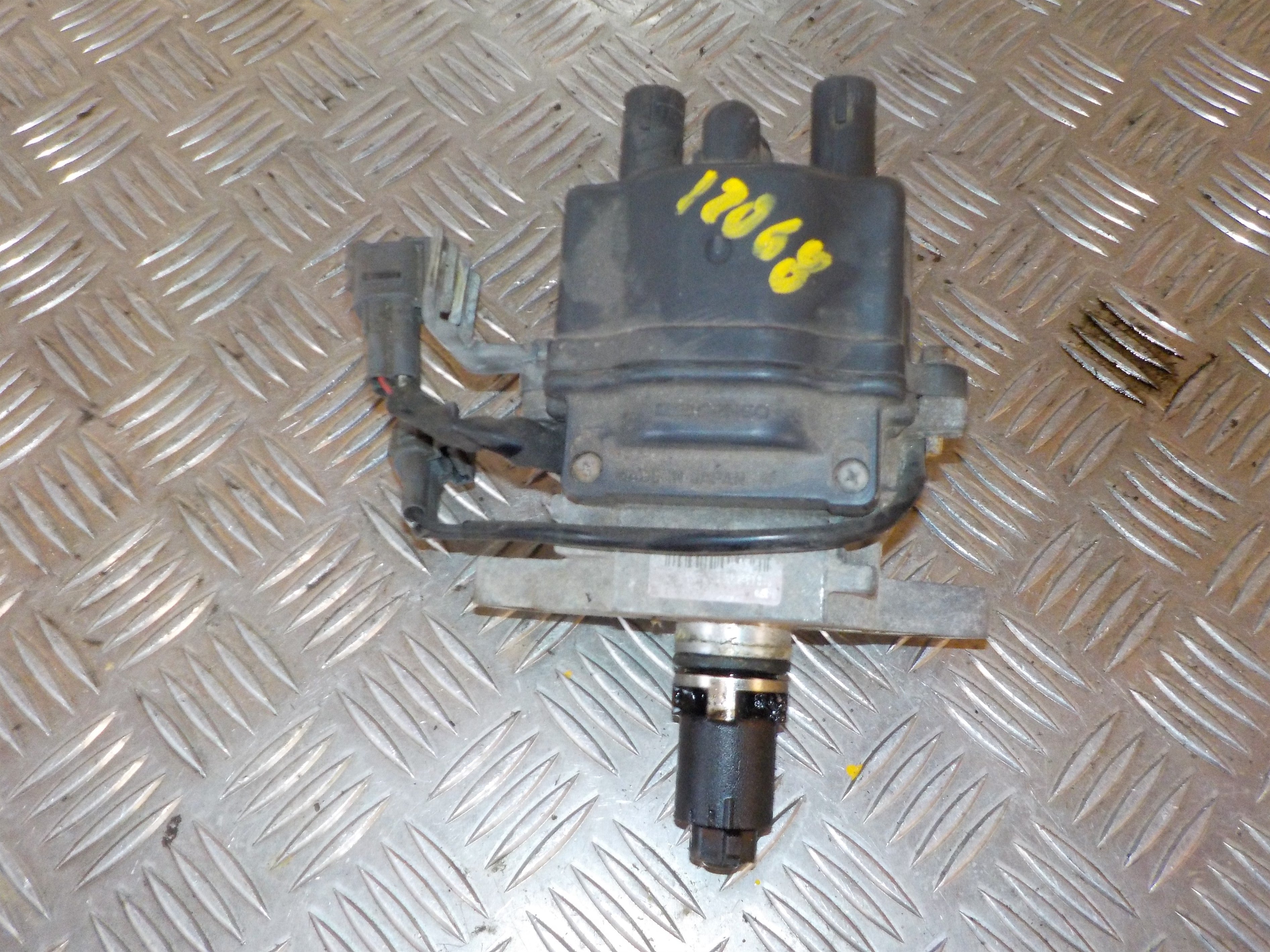 Toyota Corolla 3D-5D Hb E100 Strømfordeler El Med OEM Nr. Ophugger Fra Toyota Ophugger