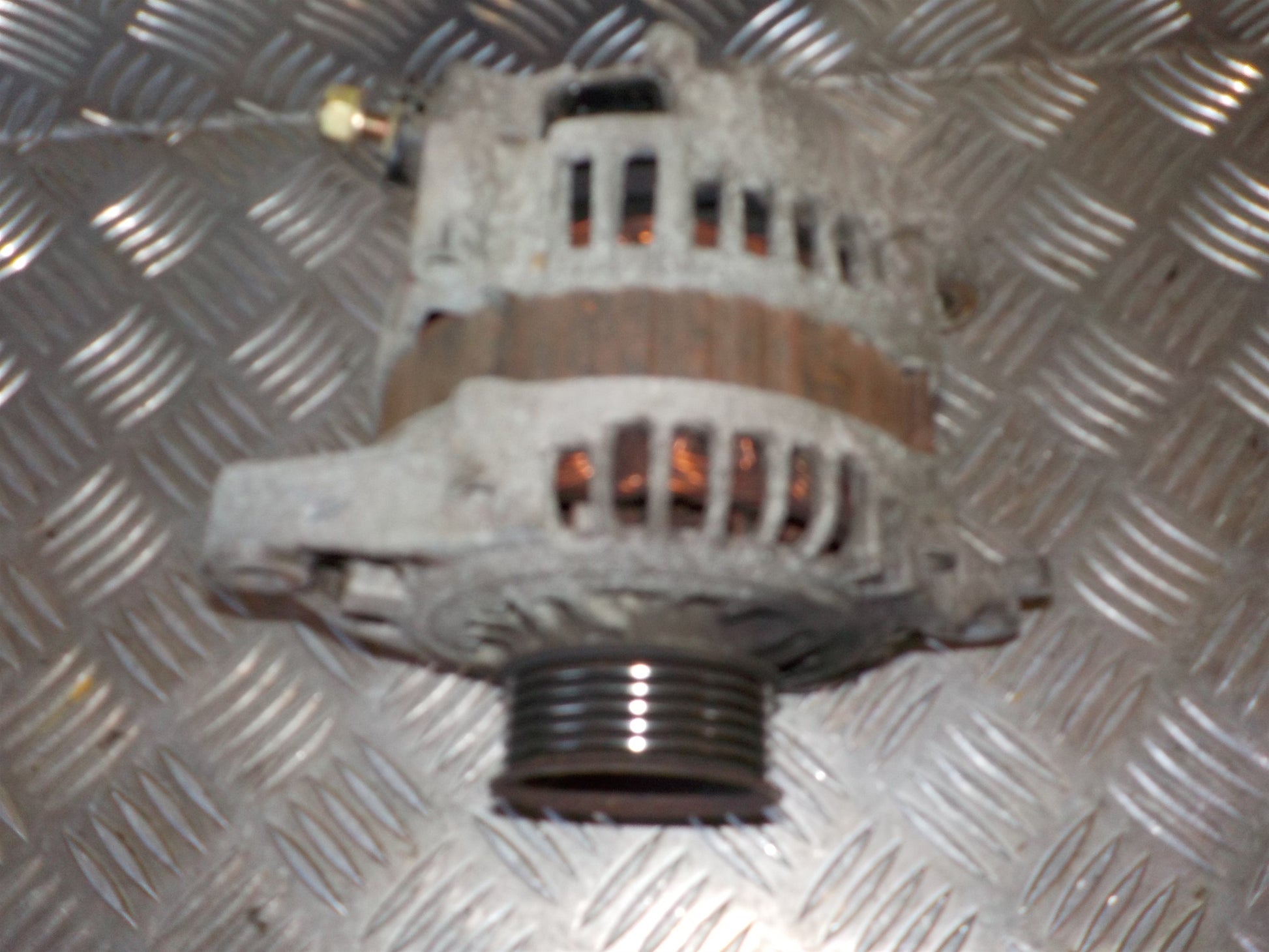 Nissan Primera P11 Generator Med OEM Nr. 23100BU010 Fra Nissan Ophugger