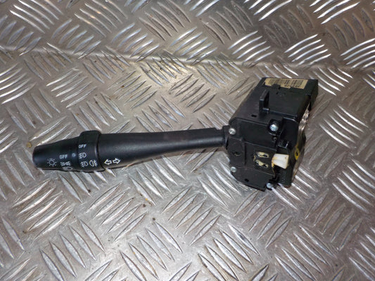 Nissan Primera P11 Kontakt Blink Med OEM Nr. Ophugger Fra Nissan Ophugger