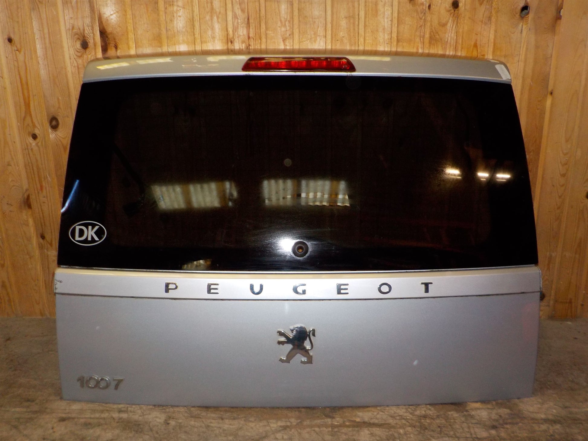 Peugeot 1007 Bagklap Med OEM Nr. 8701T2 Fra Peugeot Ophugger