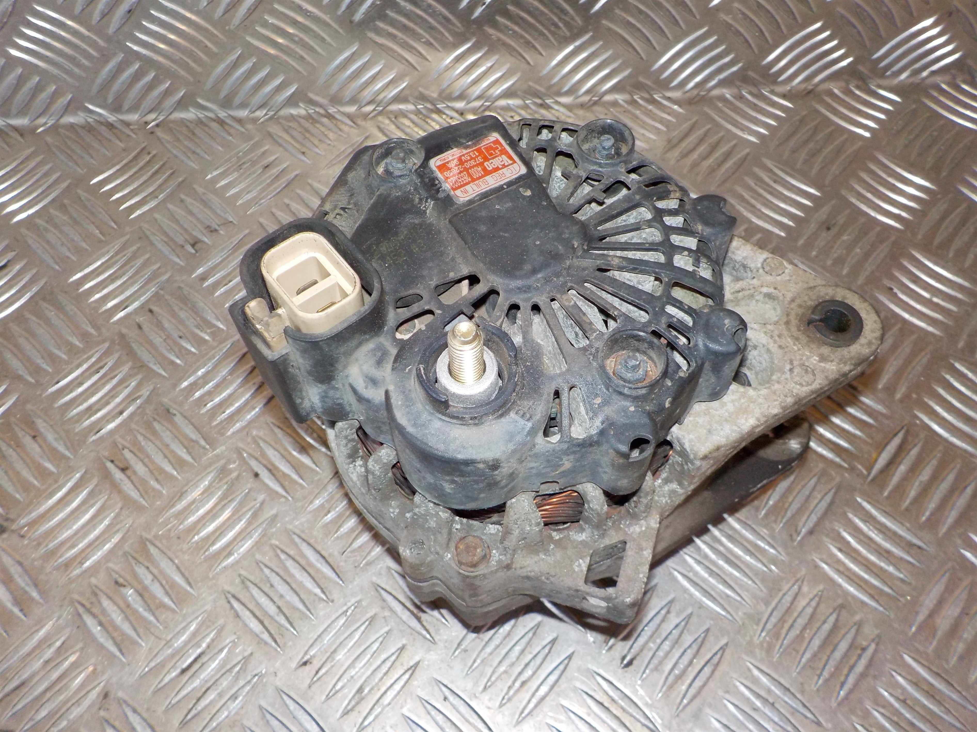 Kia Carens Generator Med OEM Nr. 3730022650 Fra Kia Ophugger