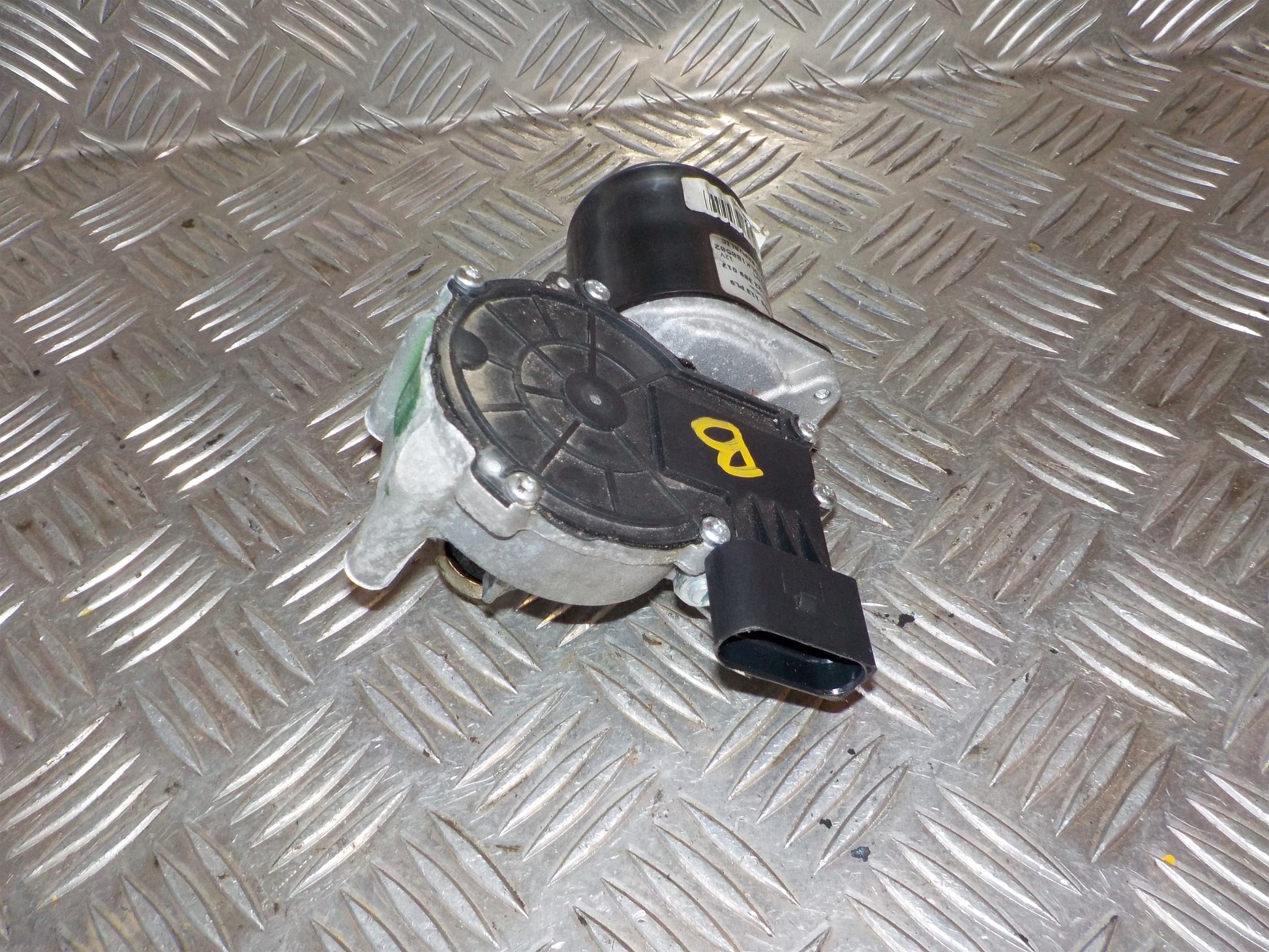 Skoda Fabia Viskermotor Med OEM Nr. 443122389017 Fra Skoda Ophugger