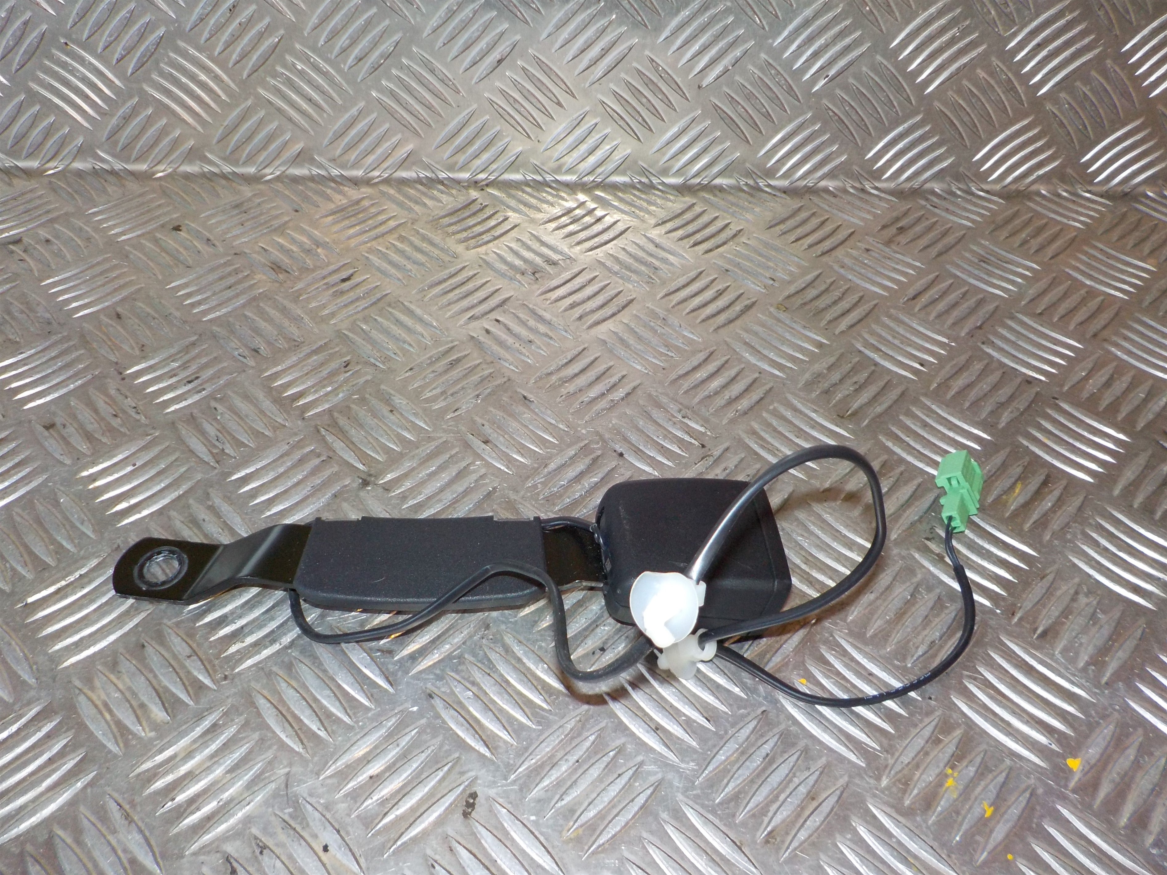 Skoda Fabia Seleholder (/-Lås) Med OEM Nr. 6V0857756CMNB Fra Skoda Ophugger