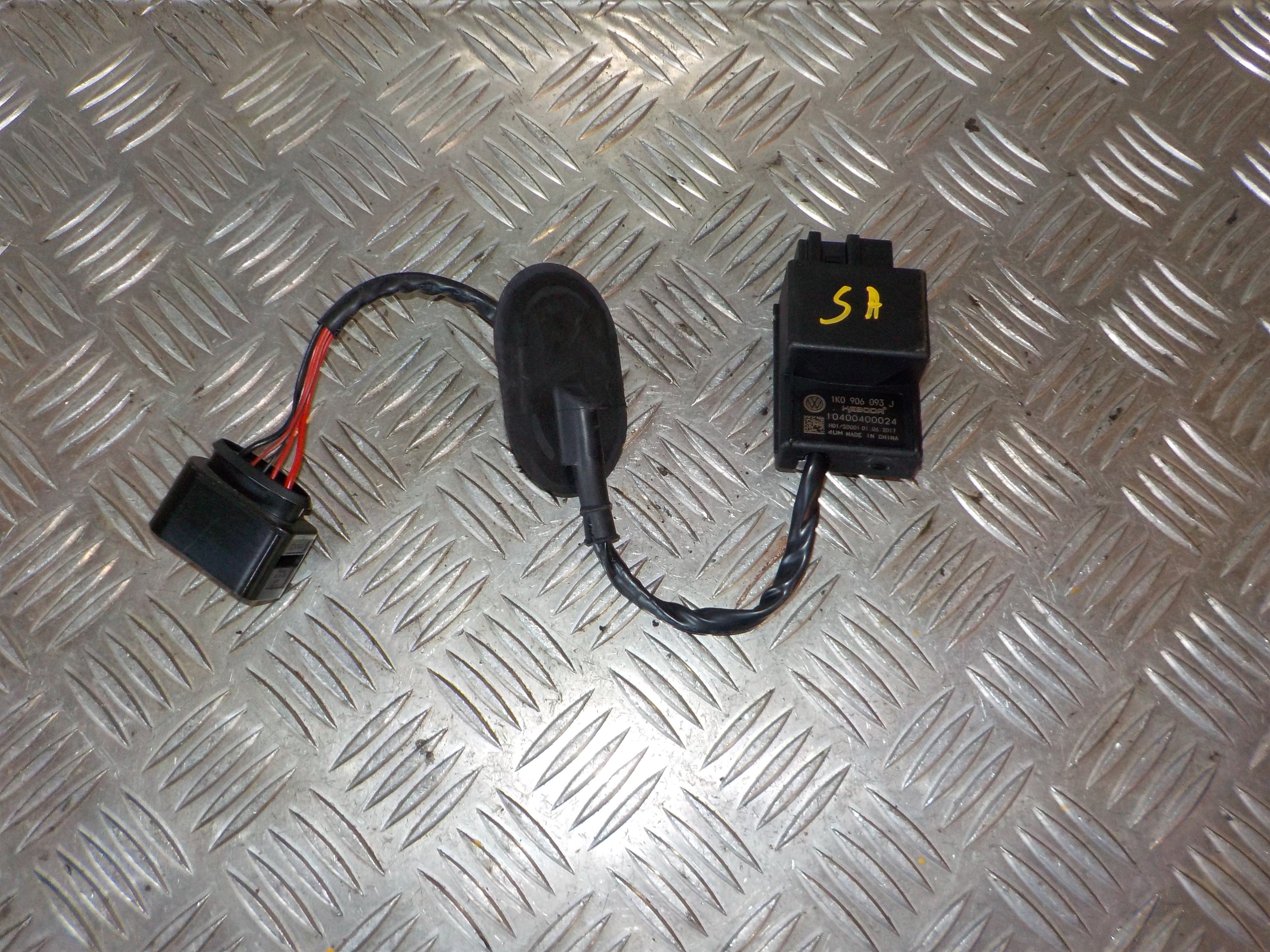 Skoda Fabia Relæ Injection Med OEM Nr. 1K0906093J Fra Skoda Ophugger