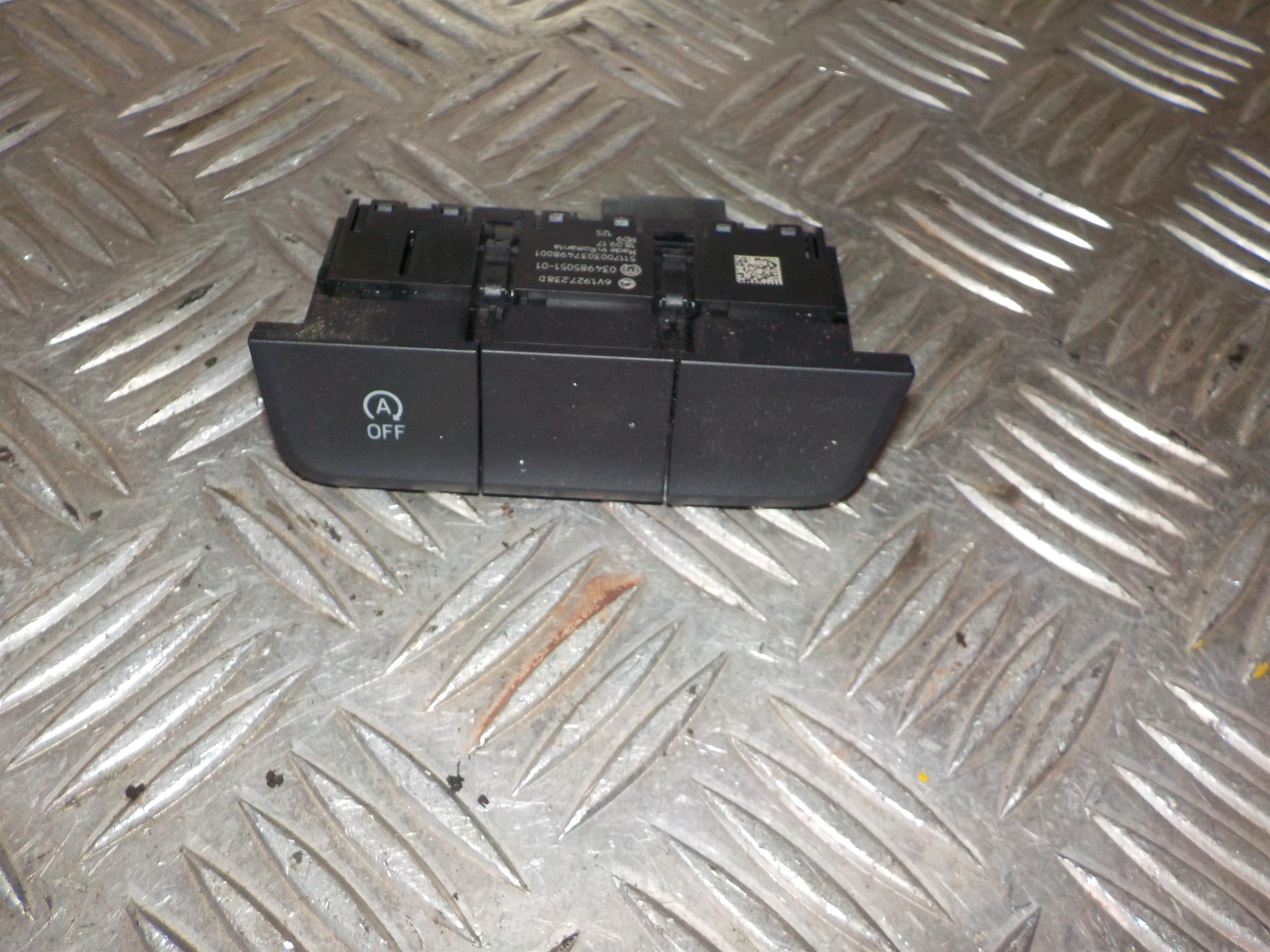 Skoda Fabia Kontakt Diverse Med OEM Nr. 6V1927238D Fra Skoda Ophugger